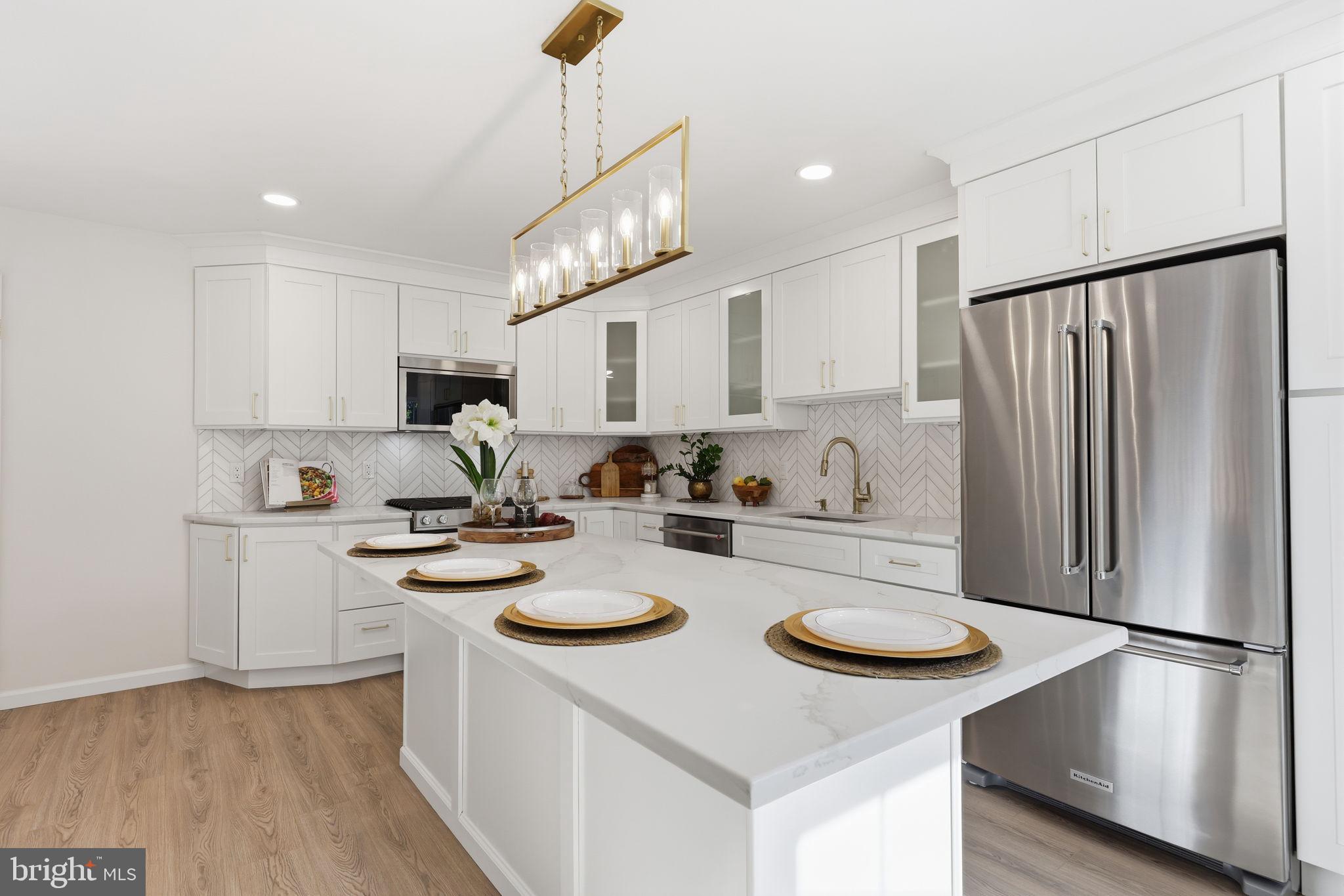 MAKEFIELD GLEN - Residential