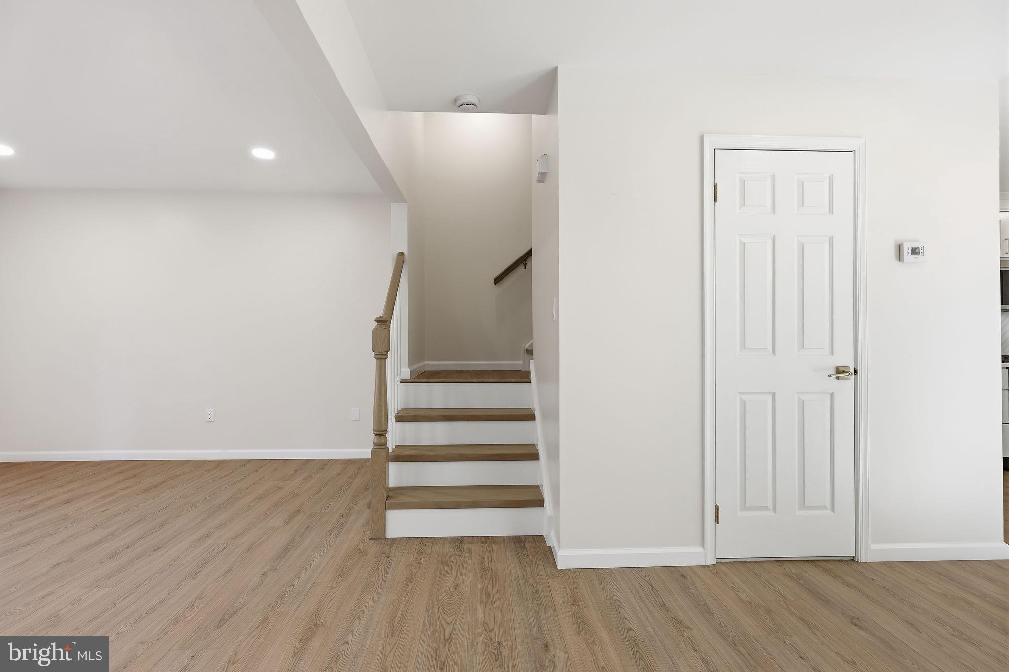 MAKEFIELD GLEN - Residential