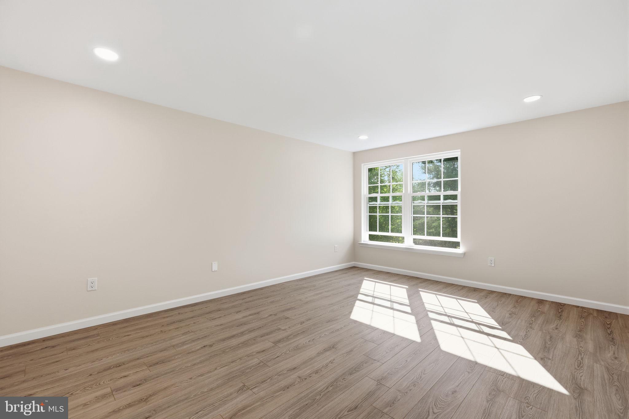 MAKEFIELD GLEN - Residential