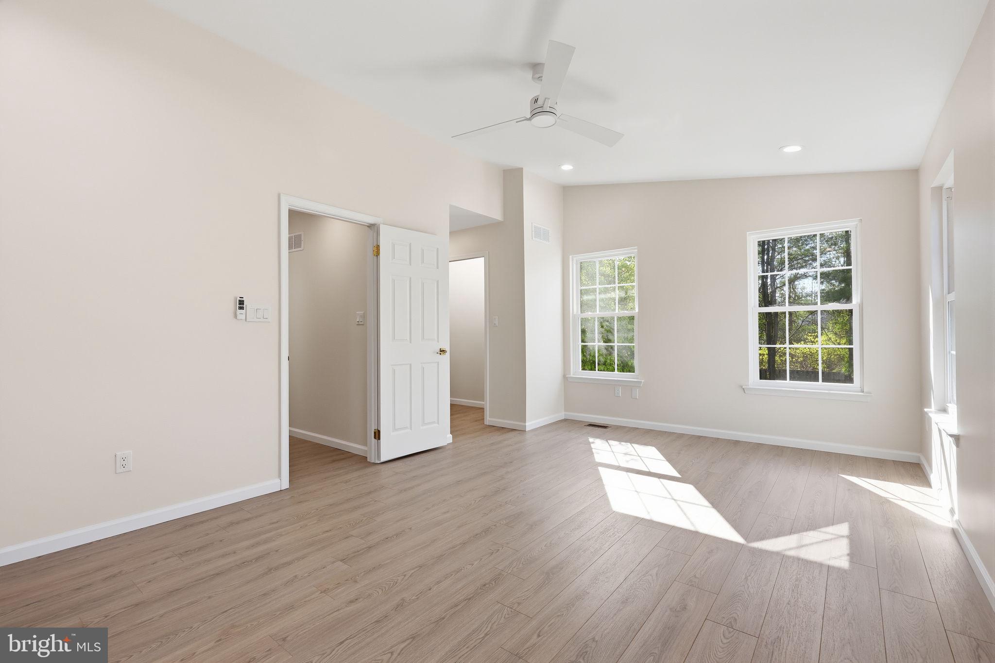 MAKEFIELD GLEN - Residential