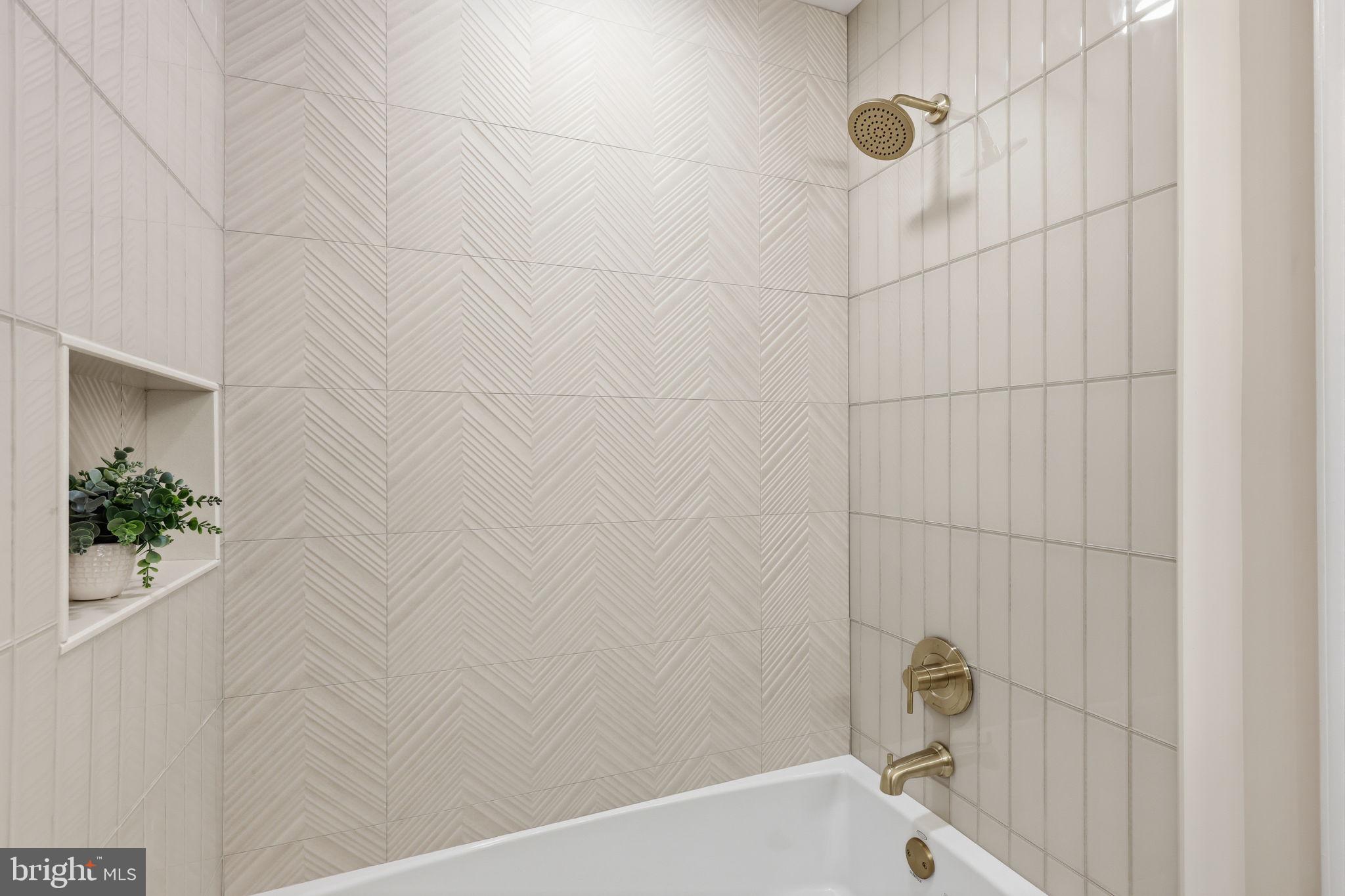 MAKEFIELD GLEN - Residential