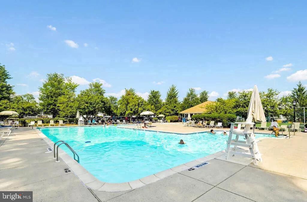 MAKEFIELD GLEN - Residential