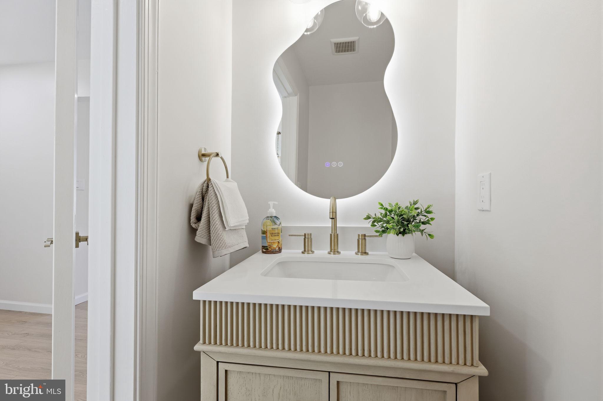 MAKEFIELD GLEN - Residential