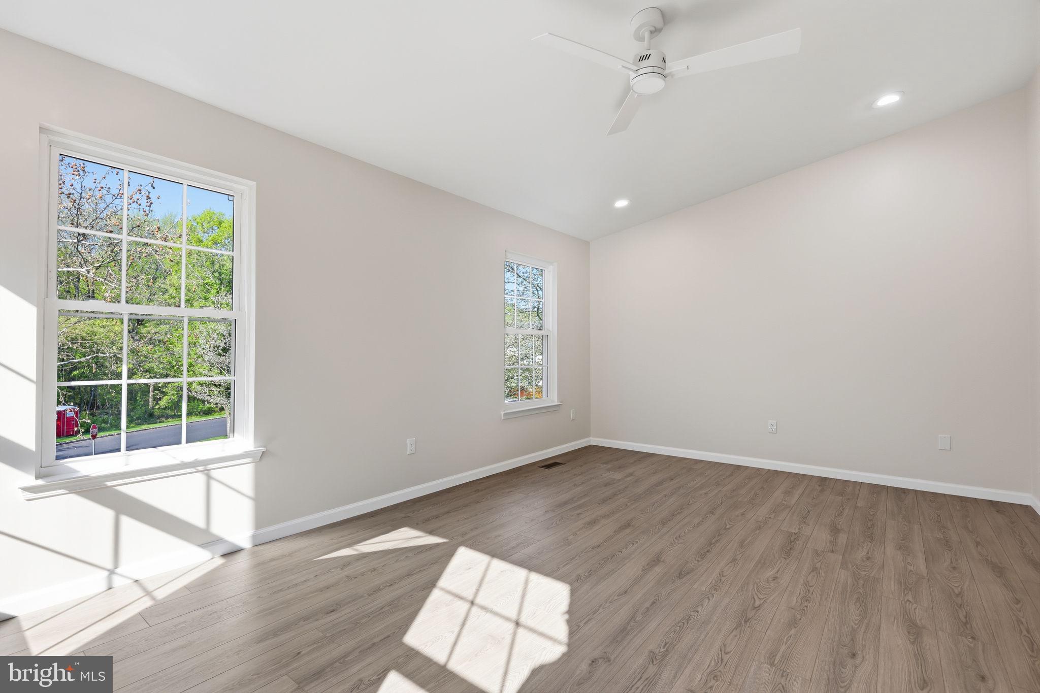 MAKEFIELD GLEN - Residential