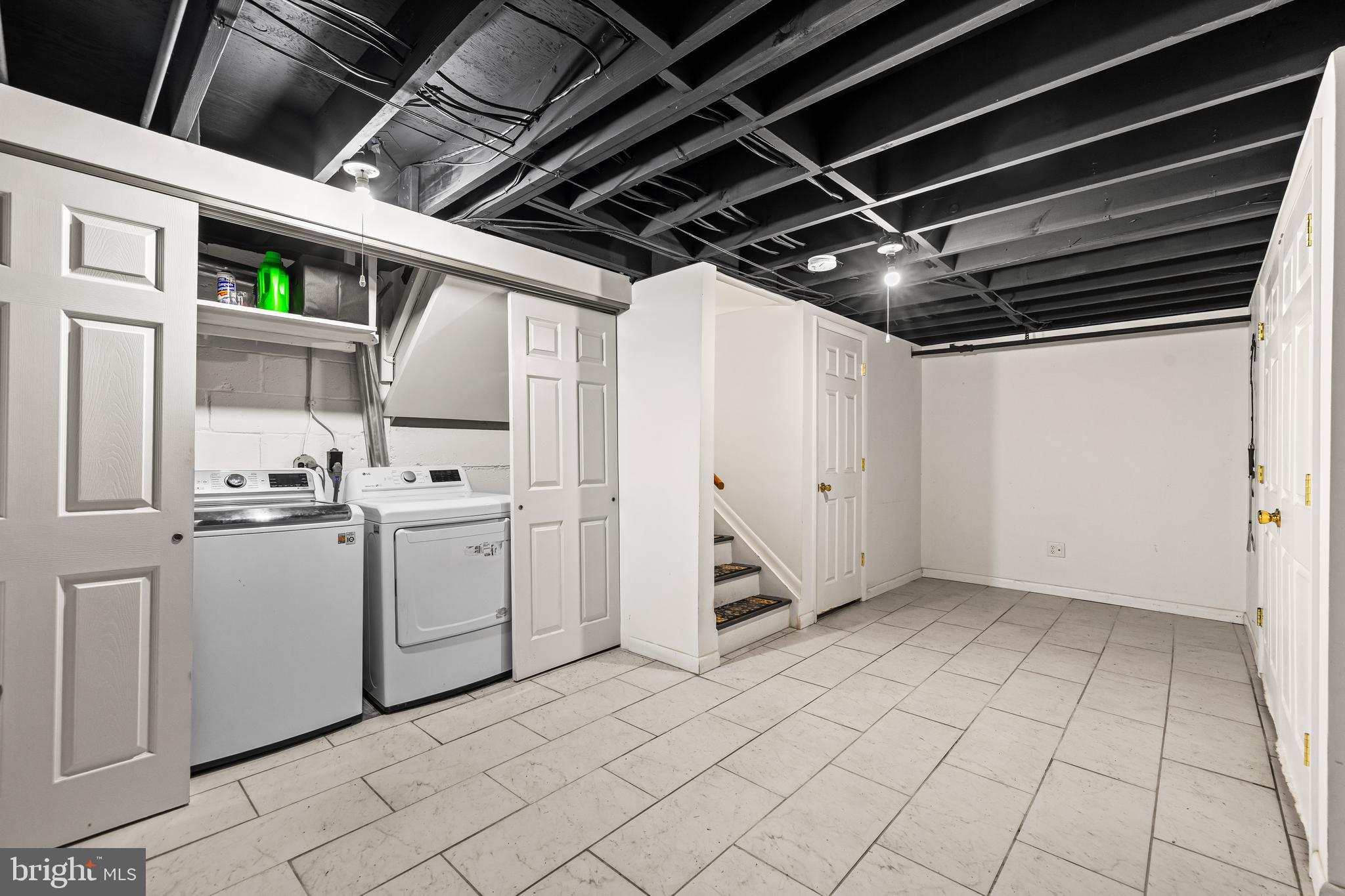 FOUNTAIN HILL - Residential
