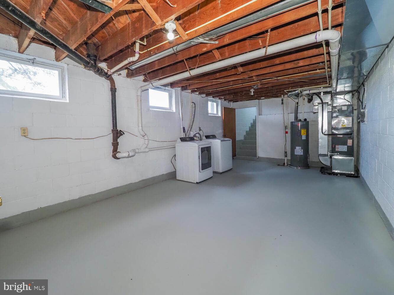 ABERDEEN HILLS - Residential