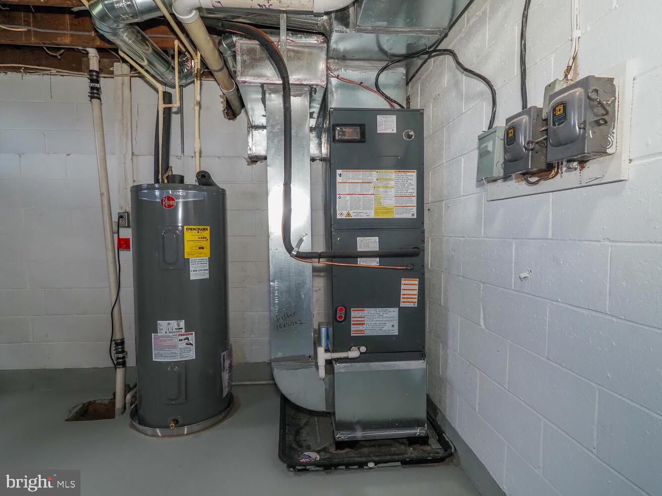 ABERDEEN HILLS - Residential