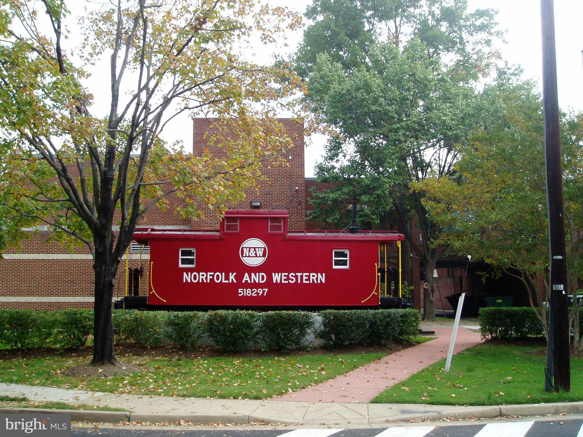 OAK CLUSTER - Residential Lease