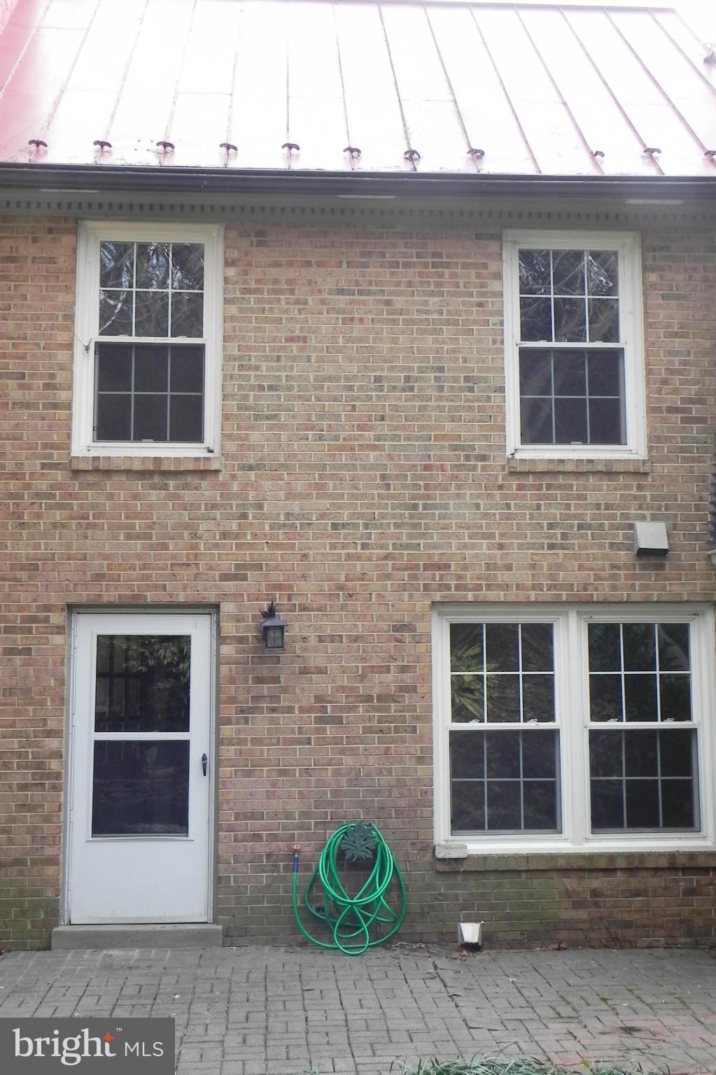 OAK CLUSTER - Residential Lease