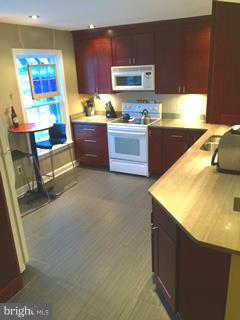 OAK CLUSTER - Residential Lease