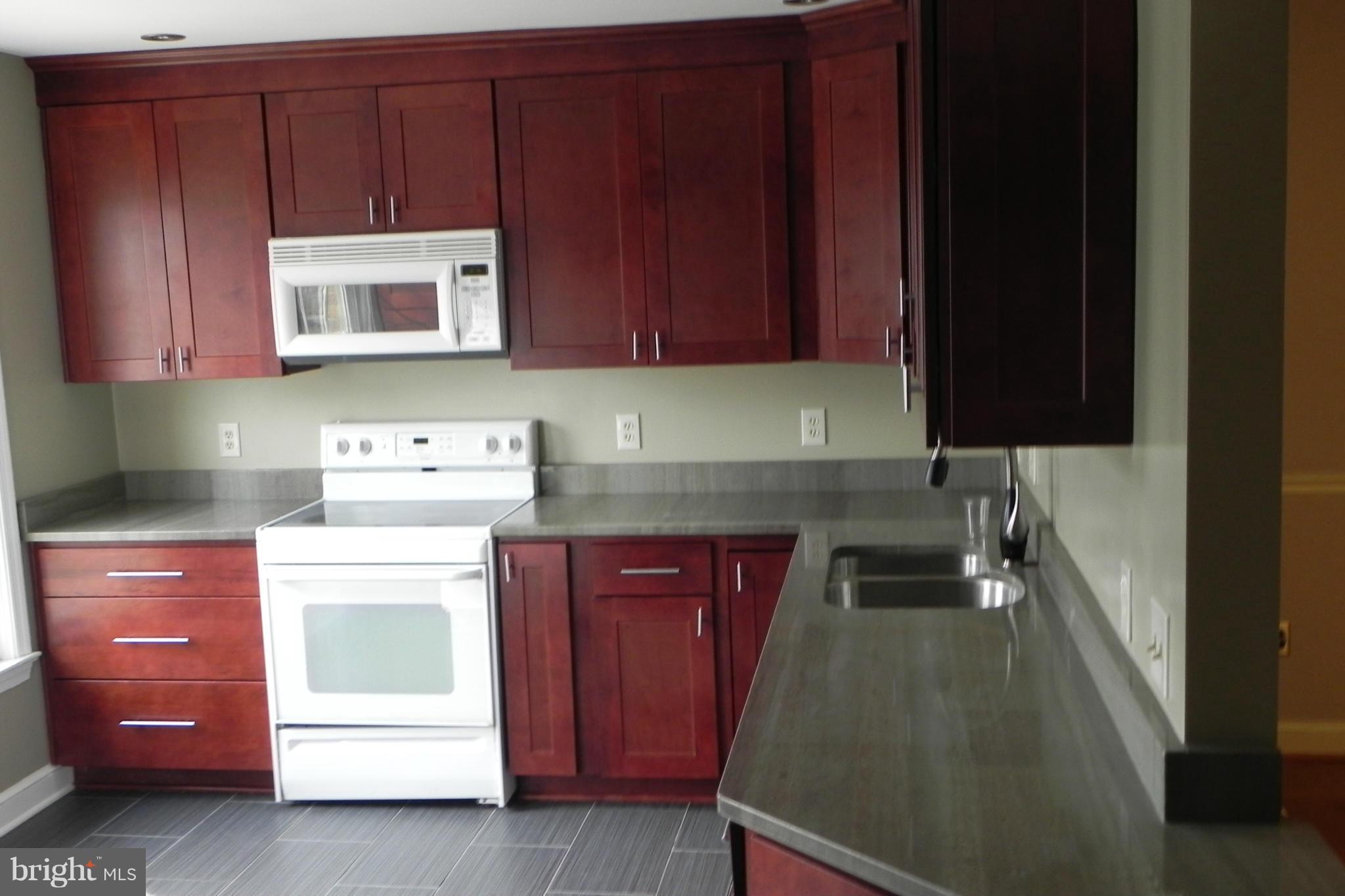 OAK CLUSTER - Residential Lease