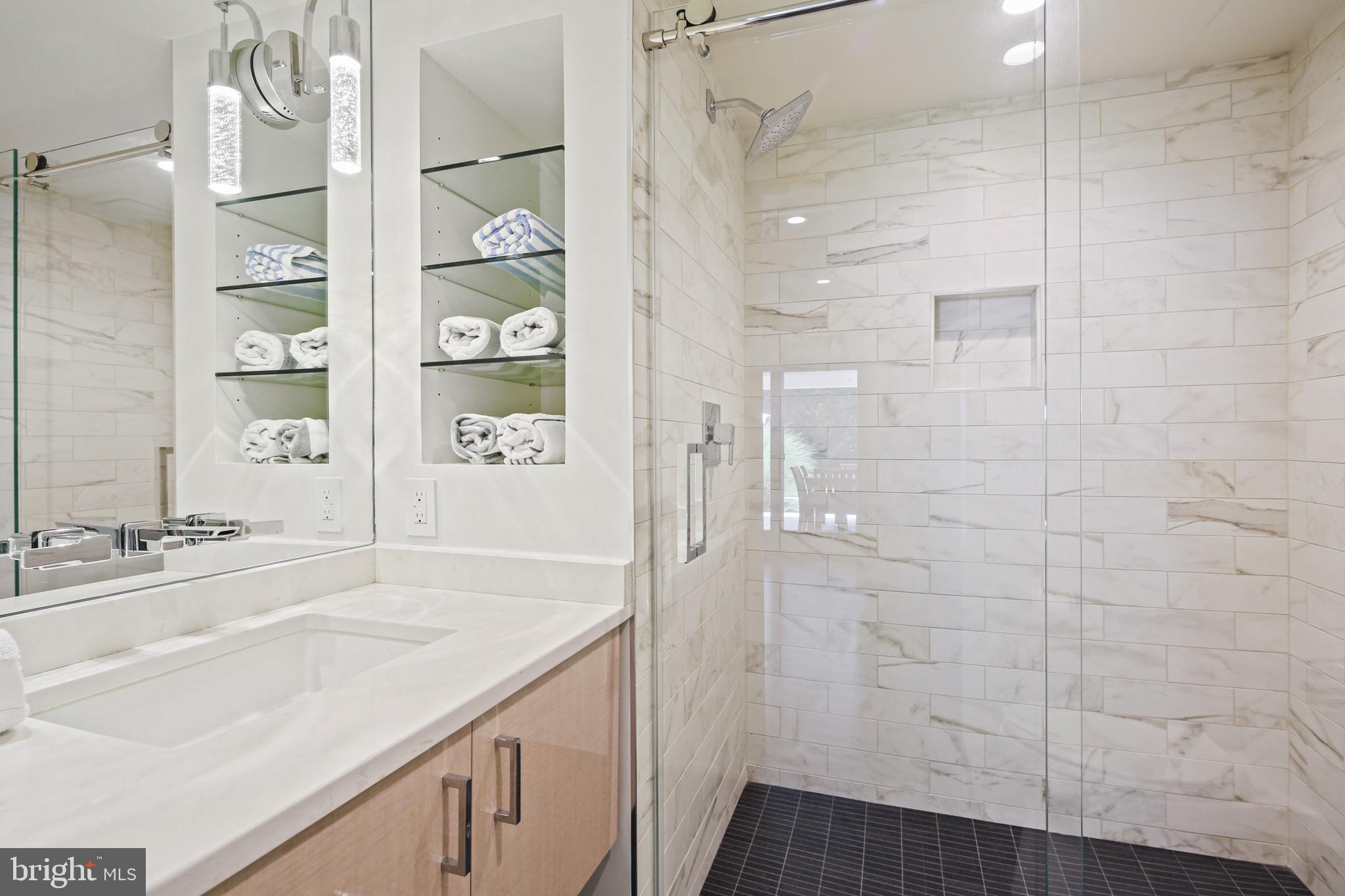 KENTSDALE ESTATES - Residential