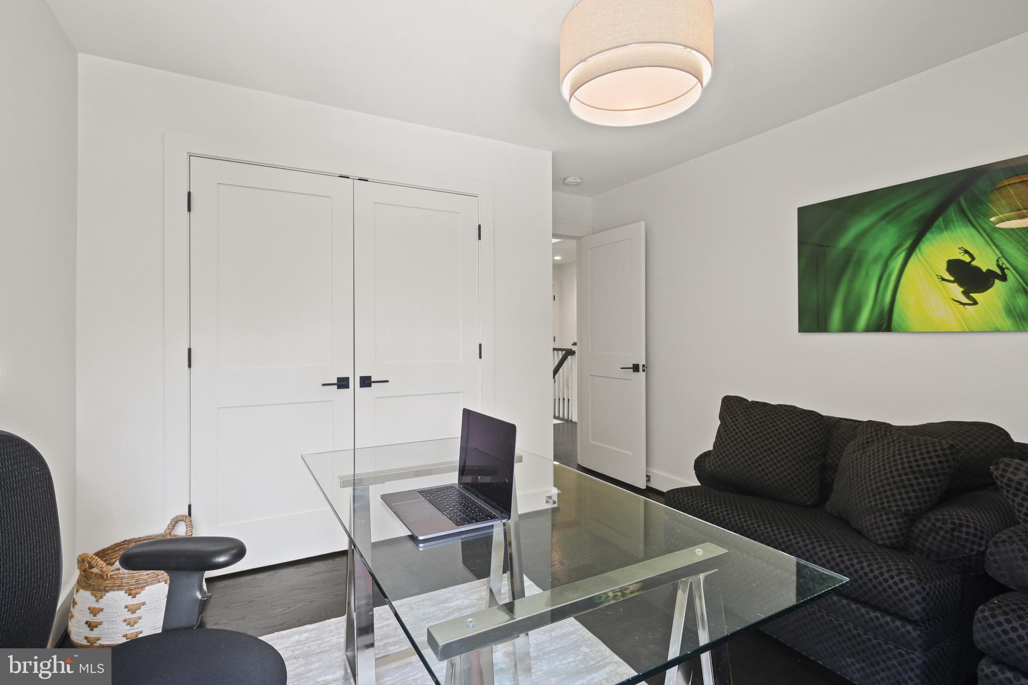 KENTSDALE ESTATES - Residential