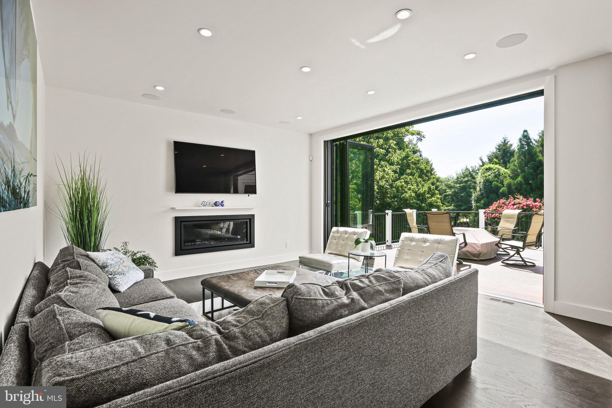 KENTSDALE ESTATES - Residential