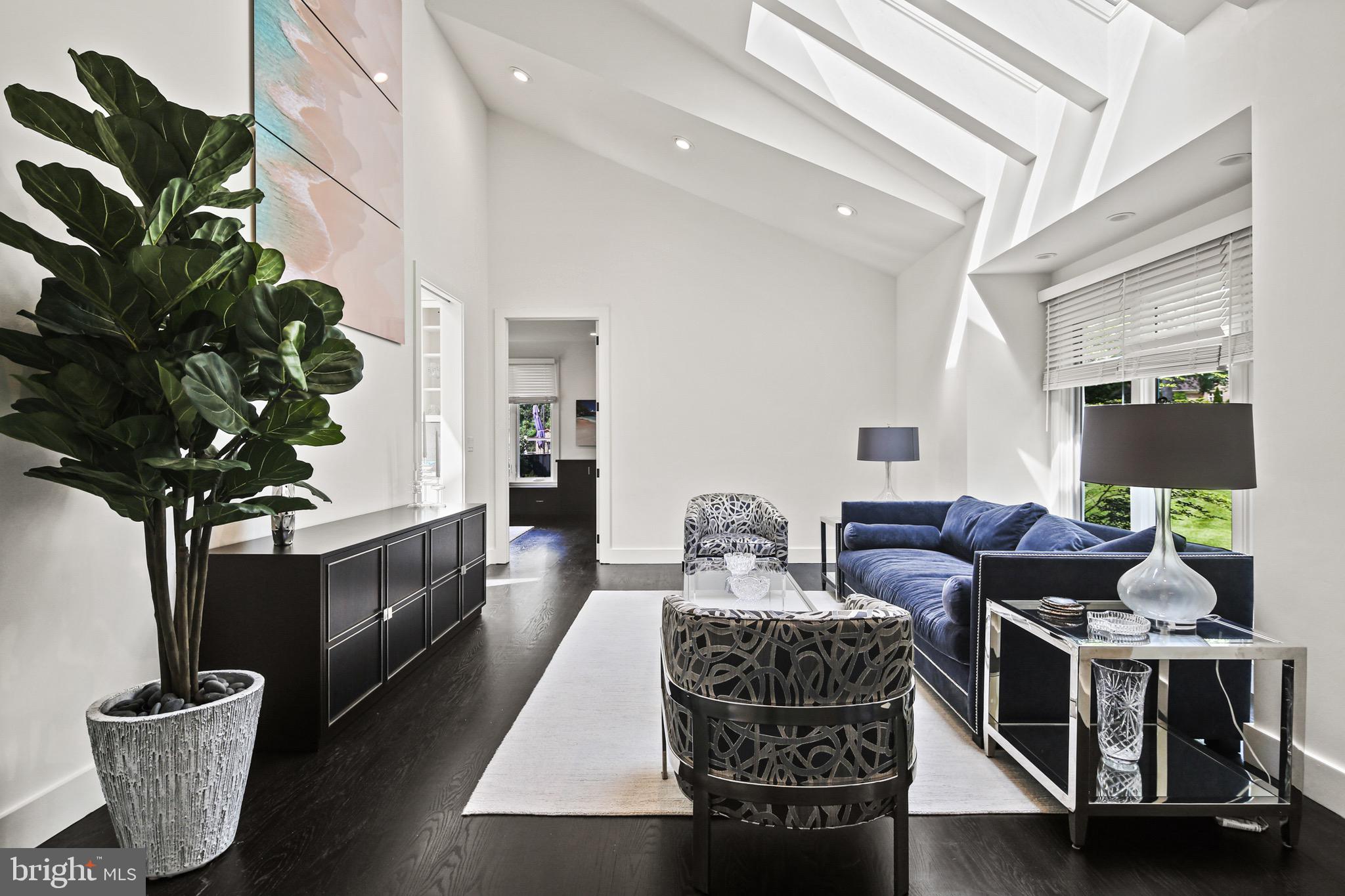 KENTSDALE ESTATES - Residential