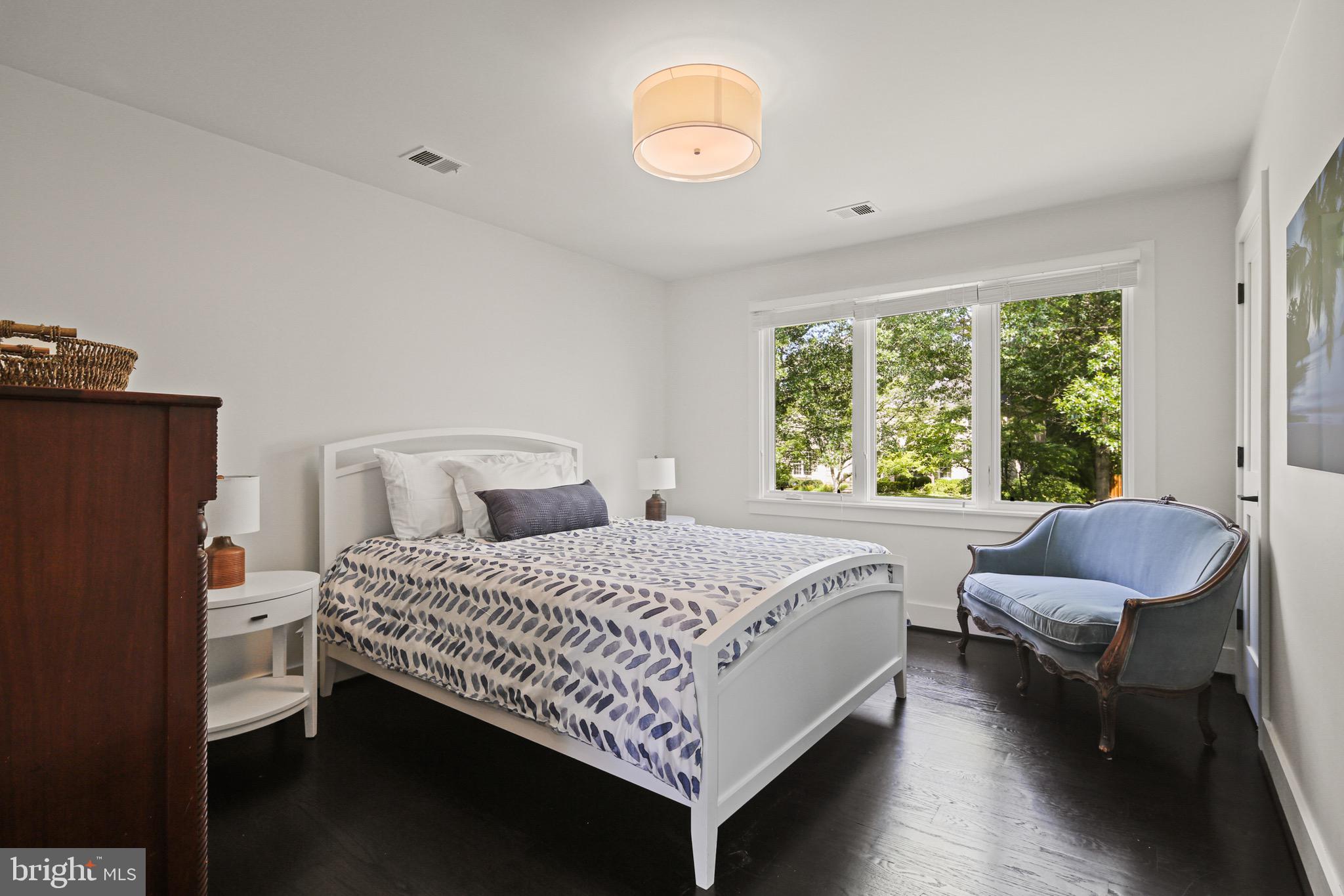 KENTSDALE ESTATES - Residential