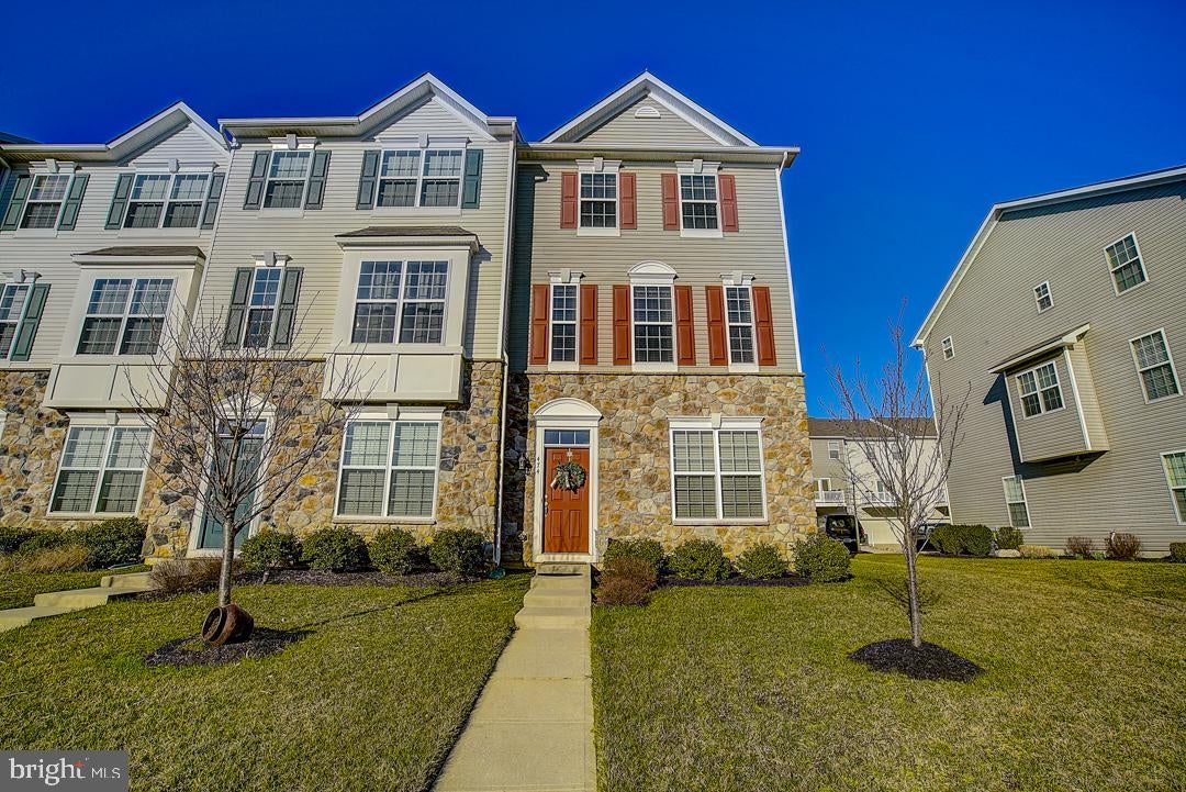474 N PALACE DRIVE