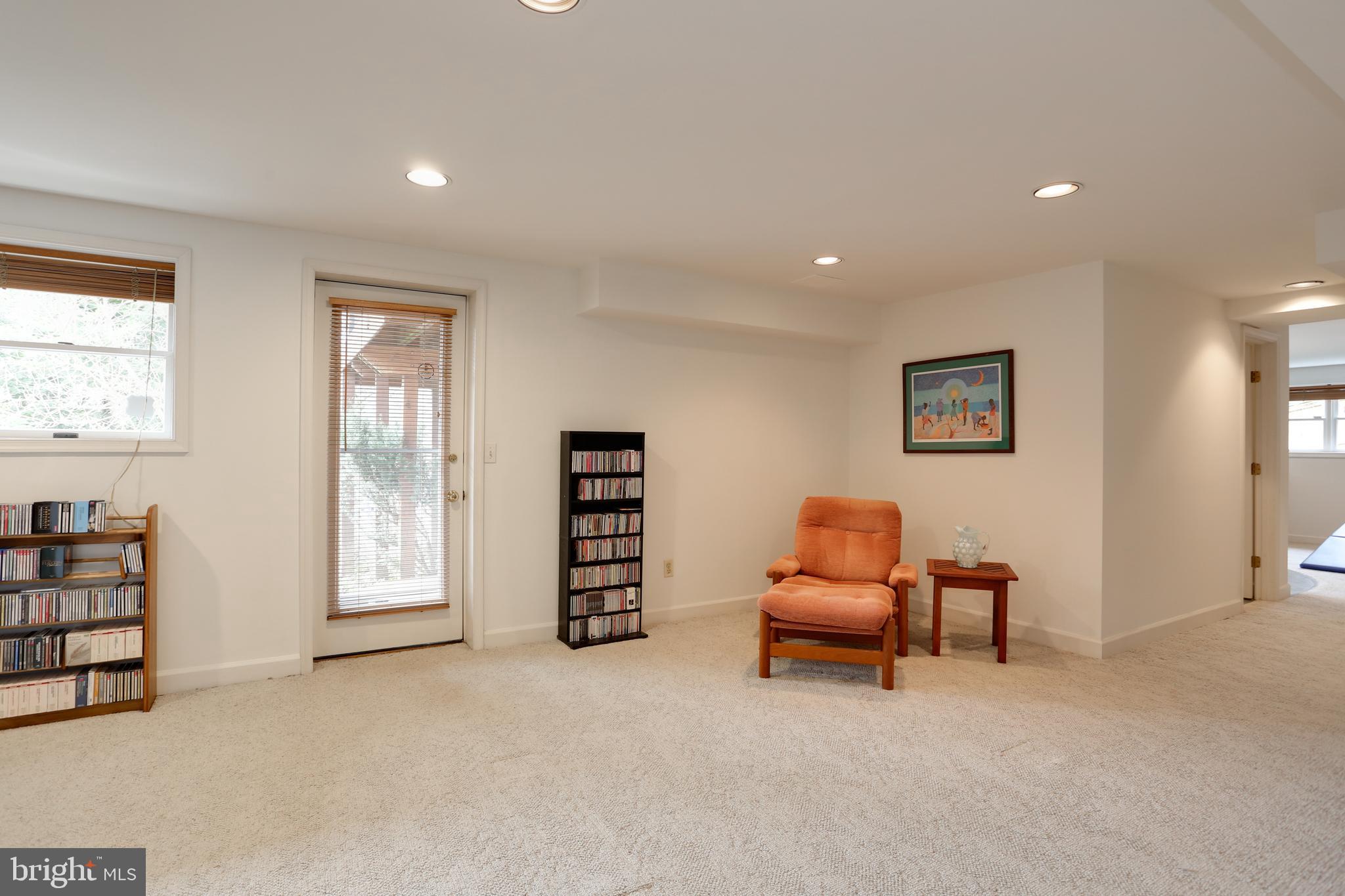 COUNTRY CLUB HILLS - Residential