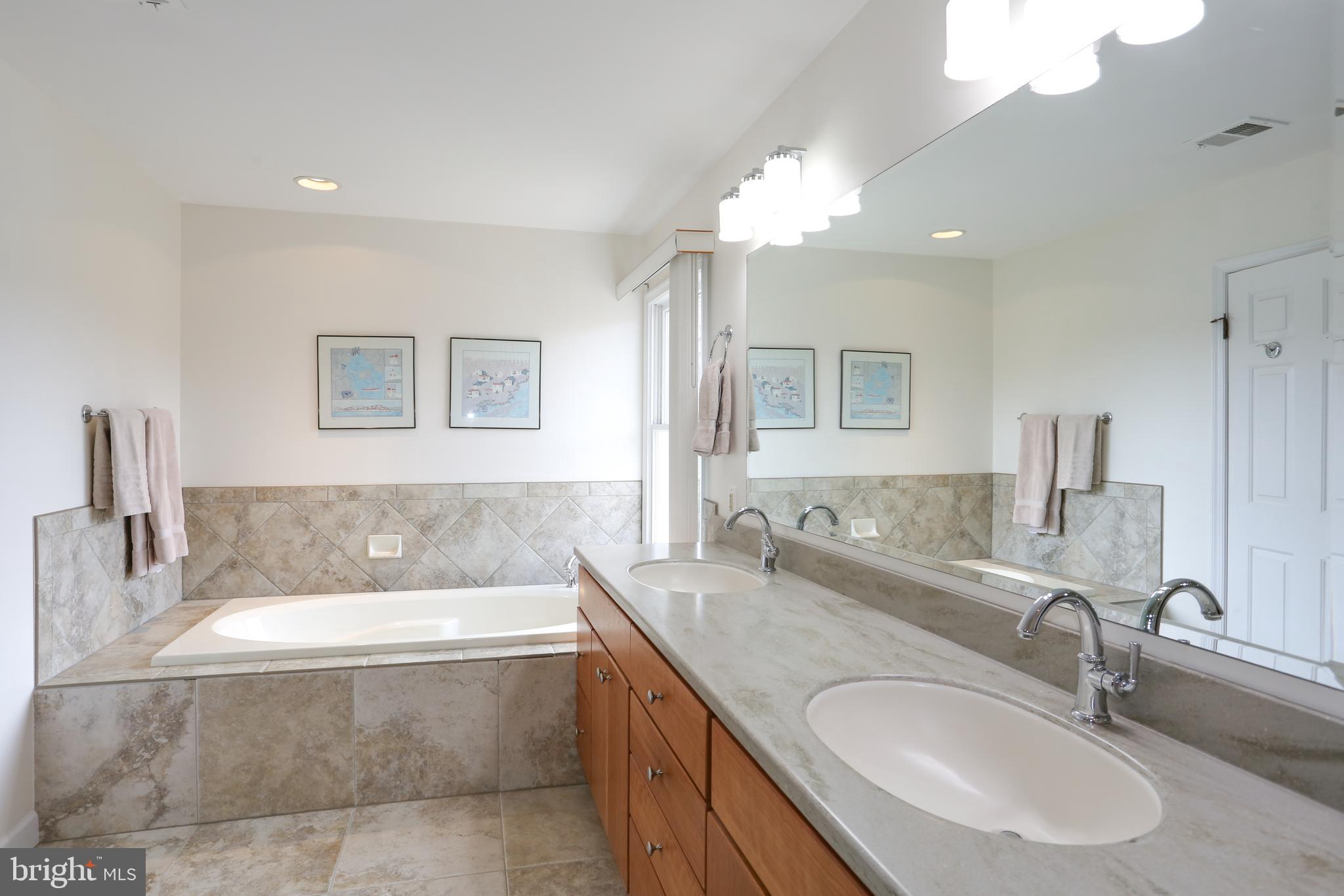 COUNTRY CLUB HILLS - Residential