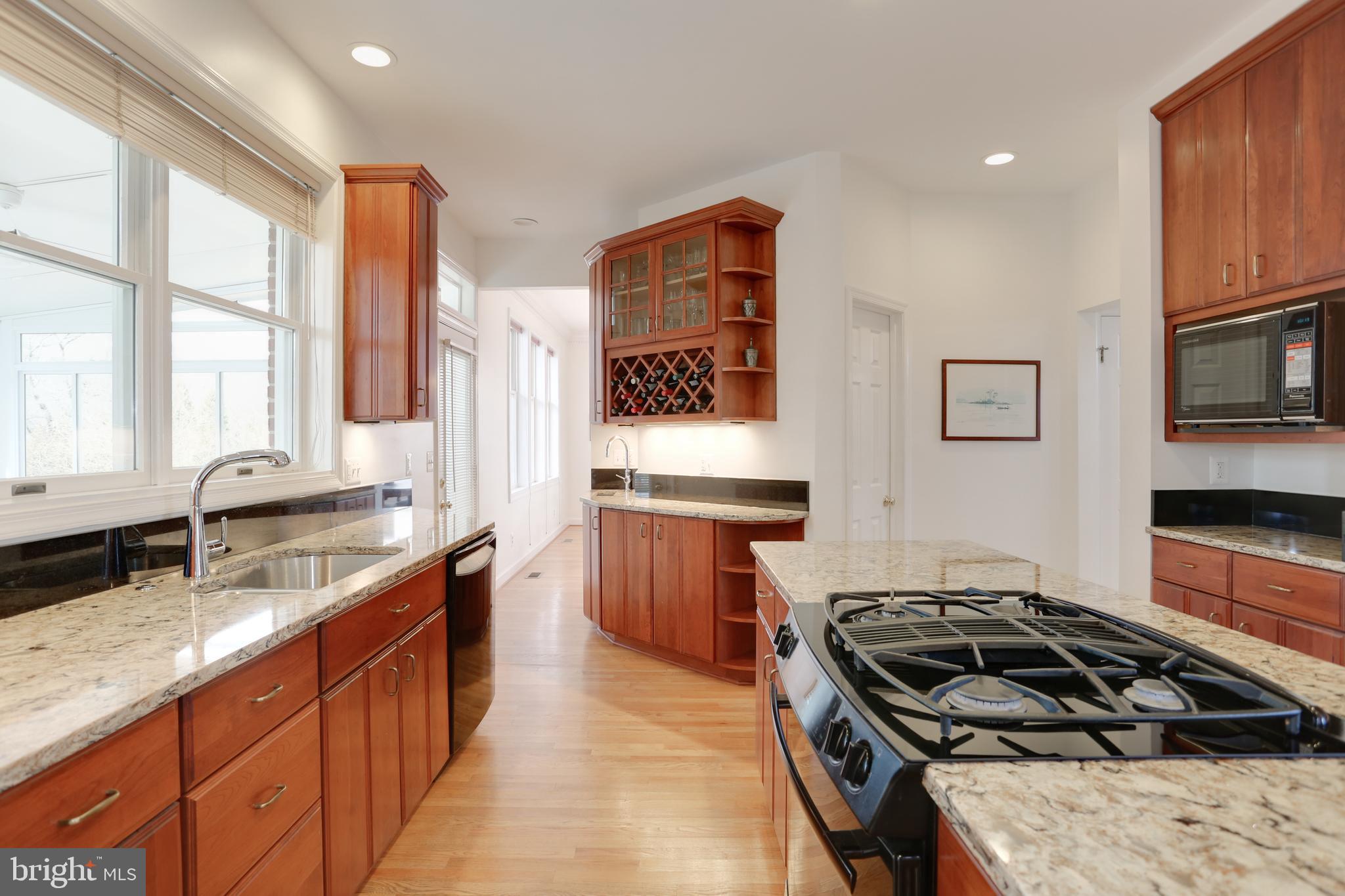 COUNTRY CLUB HILLS - Residential