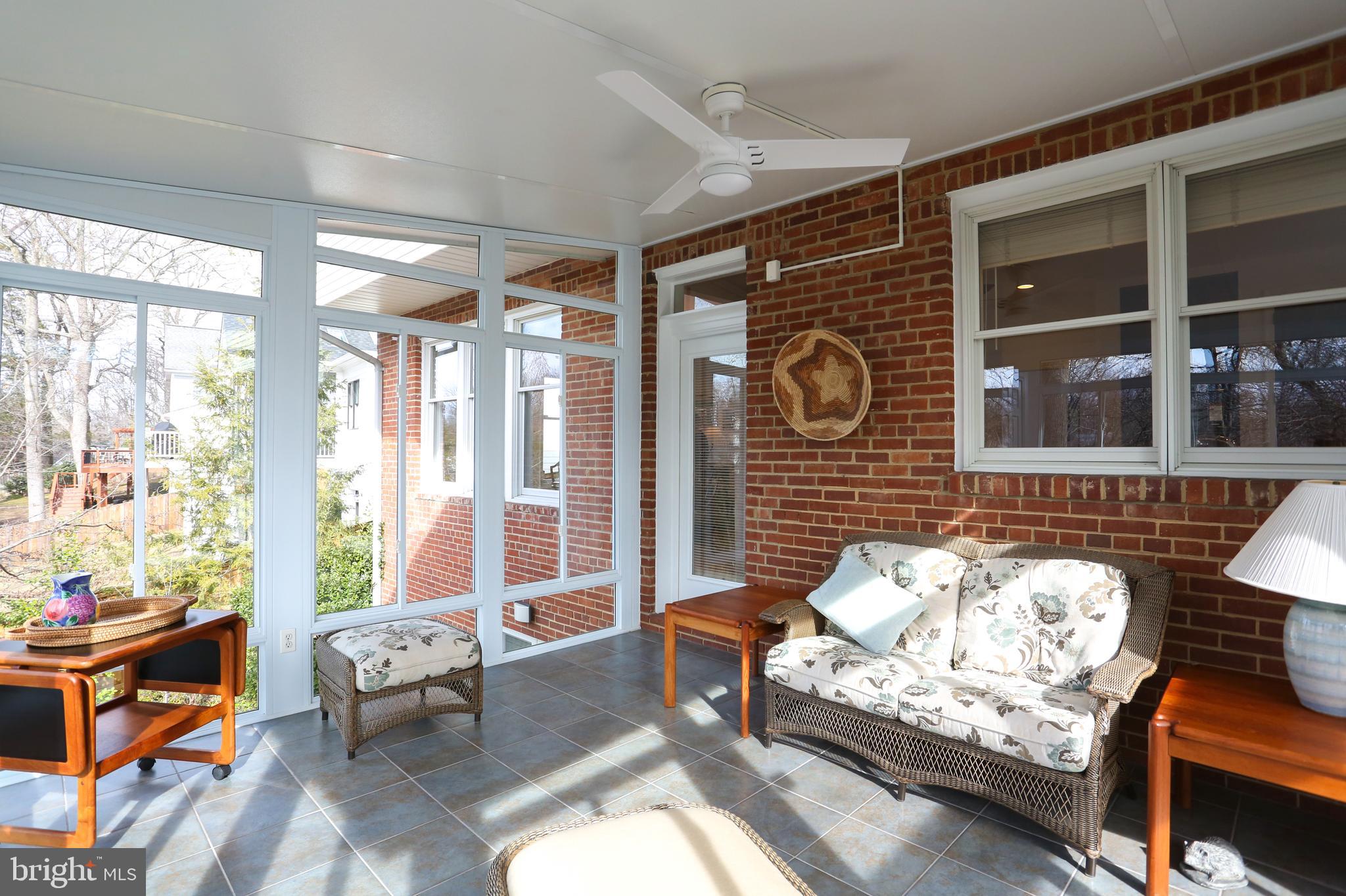 COUNTRY CLUB HILLS - Residential