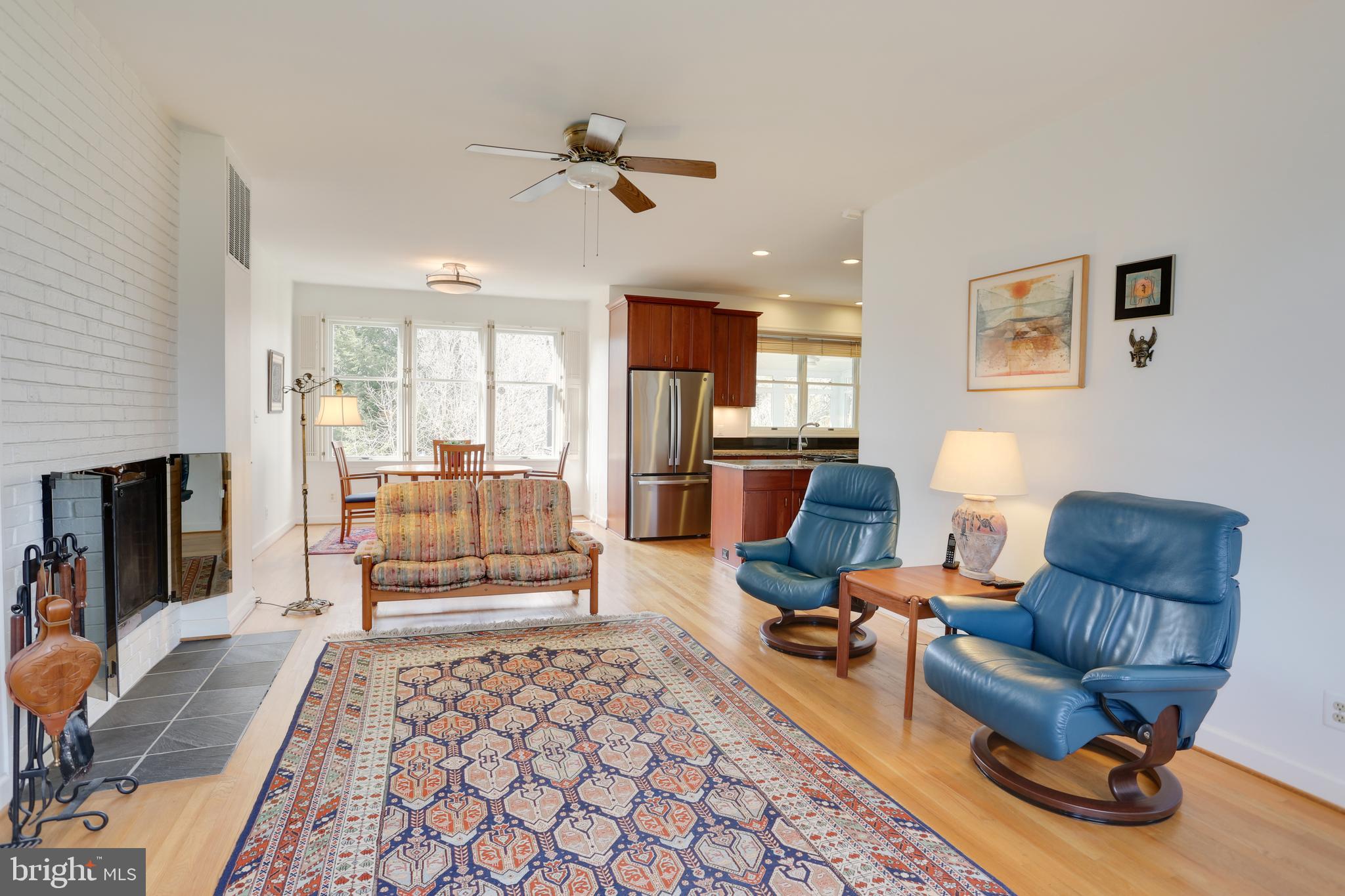 COUNTRY CLUB HILLS - Residential