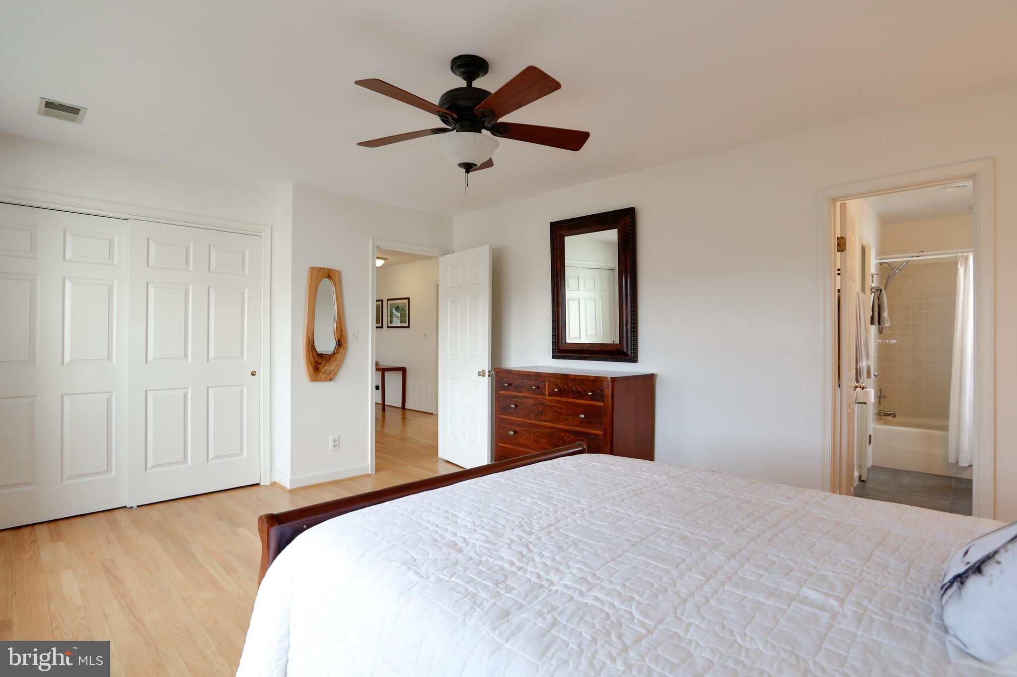 COUNTRY CLUB HILLS - Residential