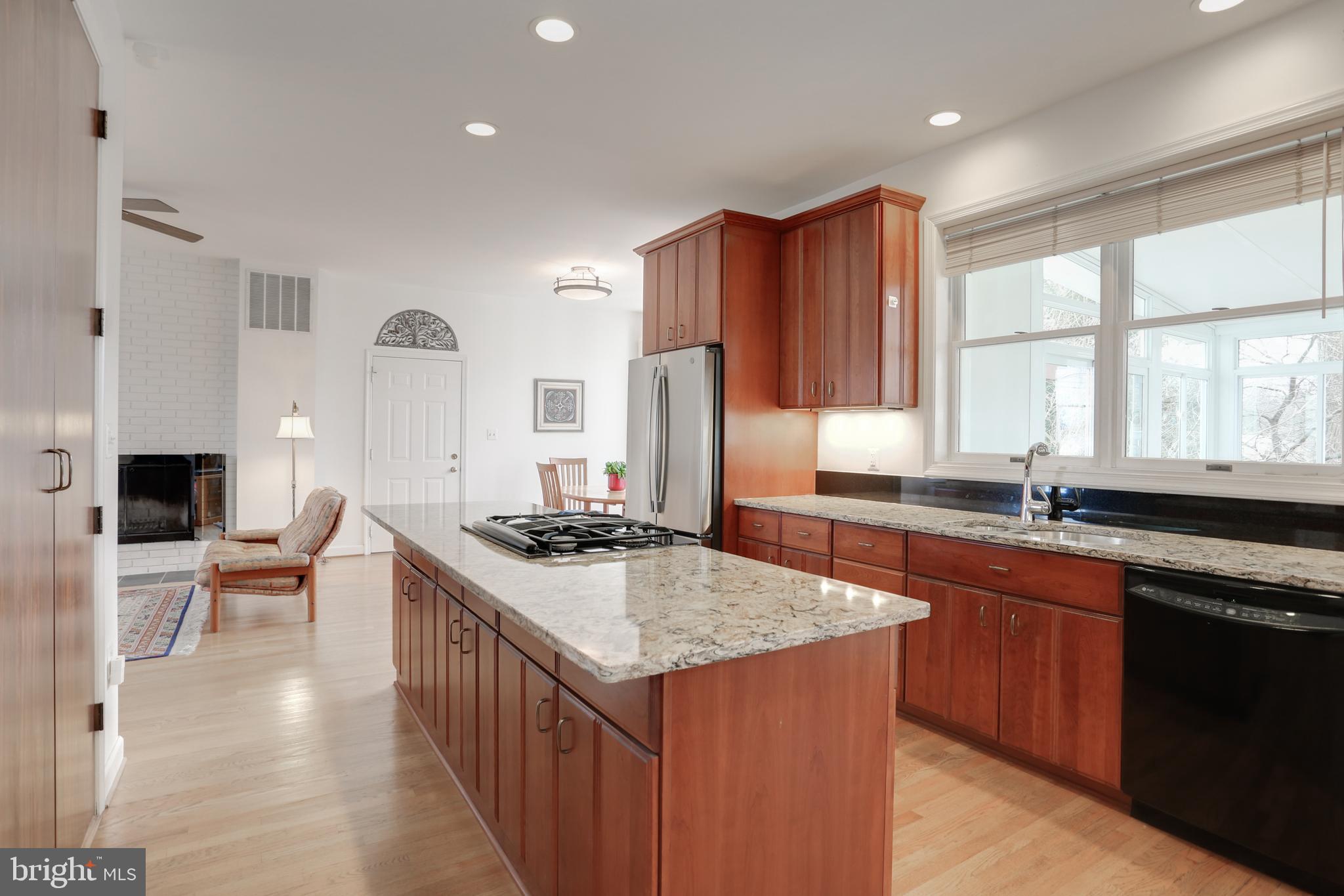 COUNTRY CLUB HILLS - Residential