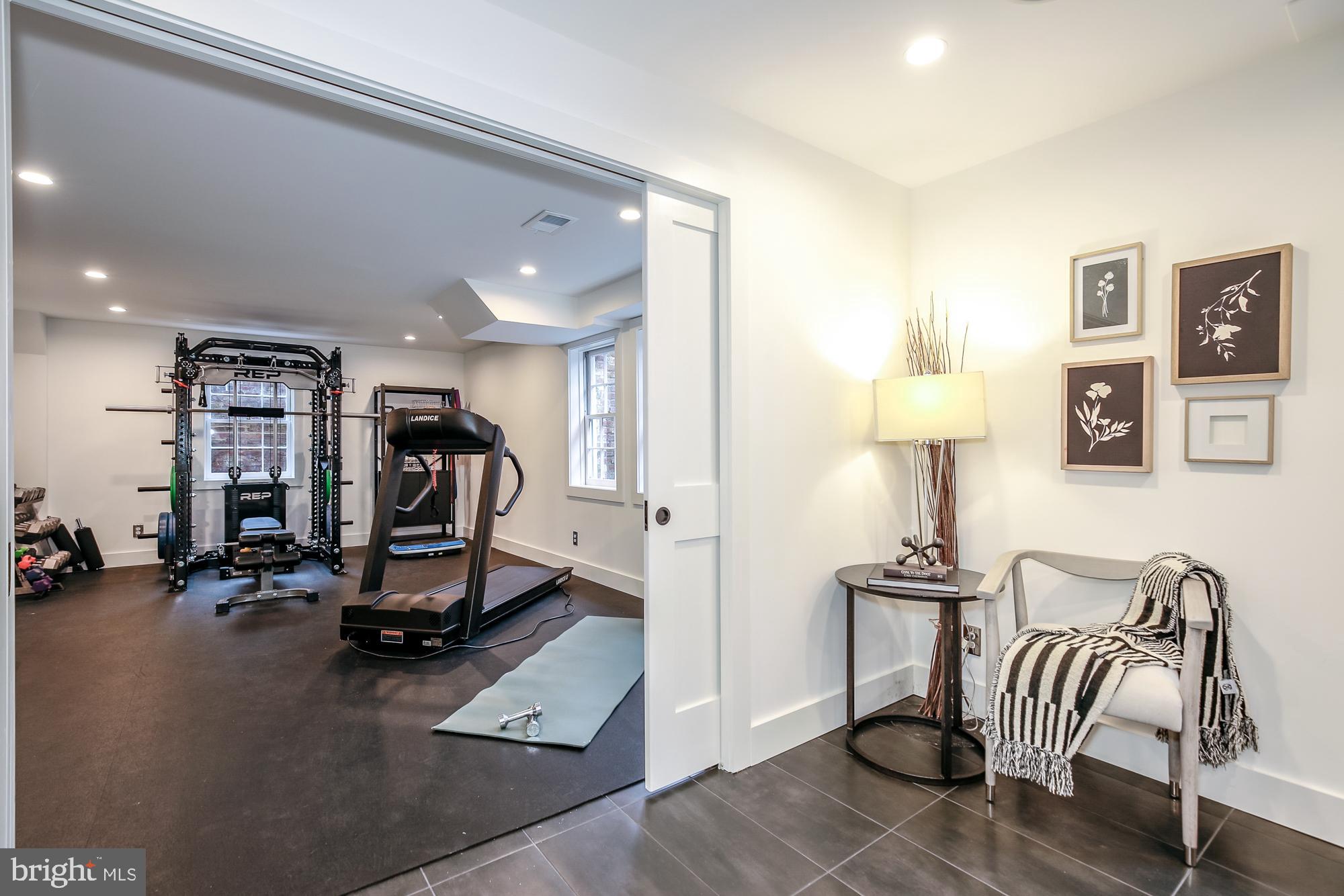 WHITEHALL MANOR - Residential