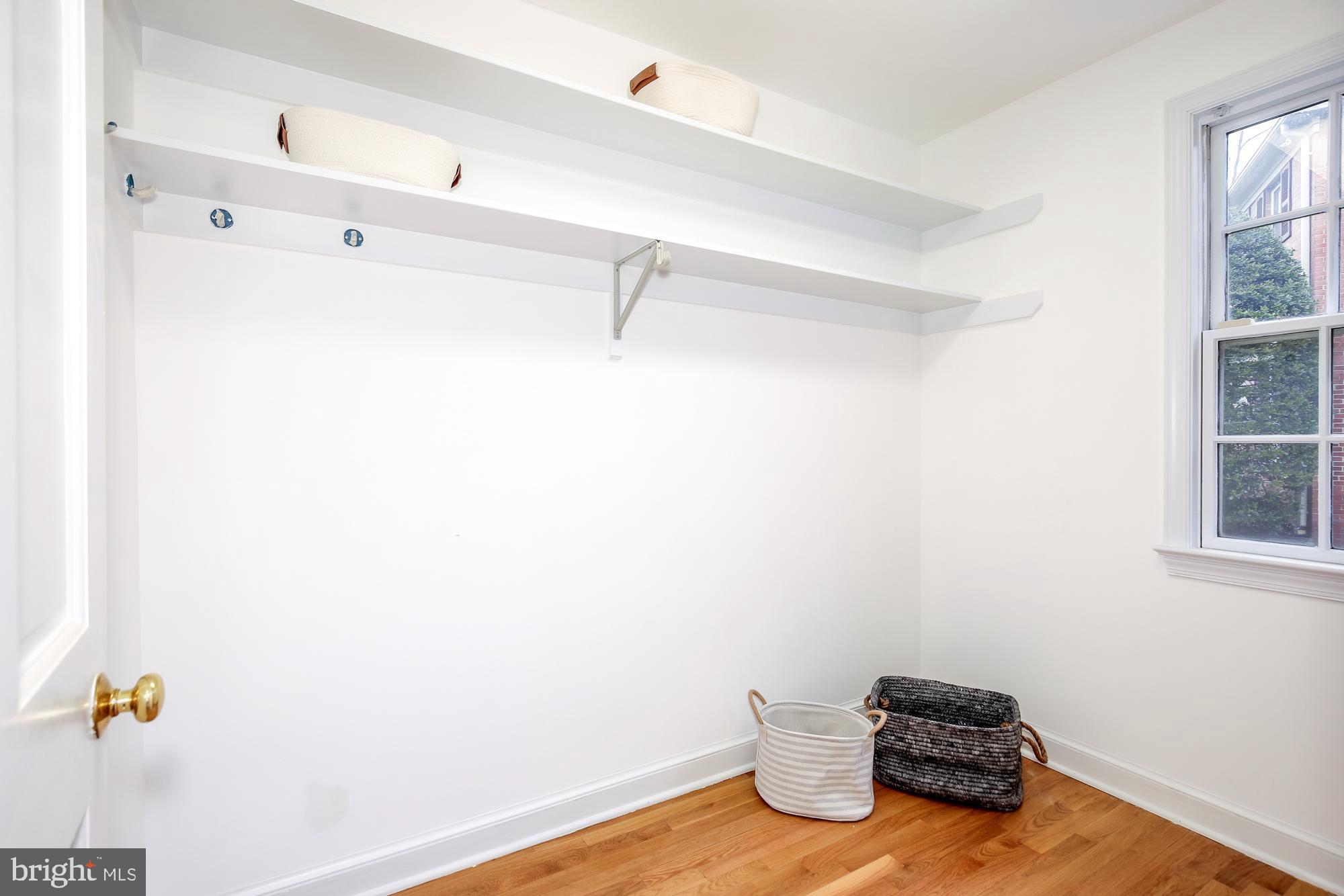 WHITEHALL MANOR - Residential