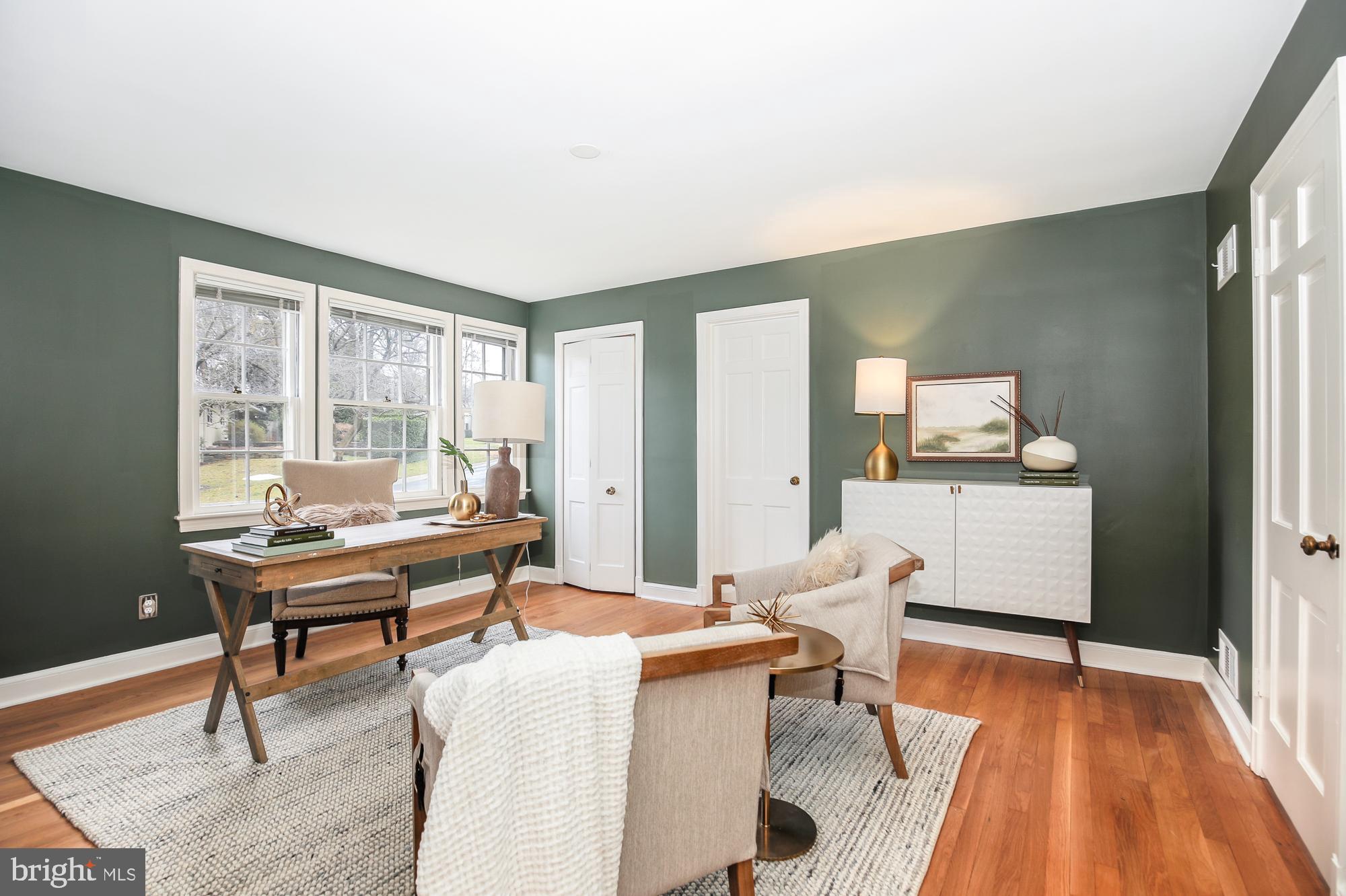 WHITEHALL MANOR - Residential