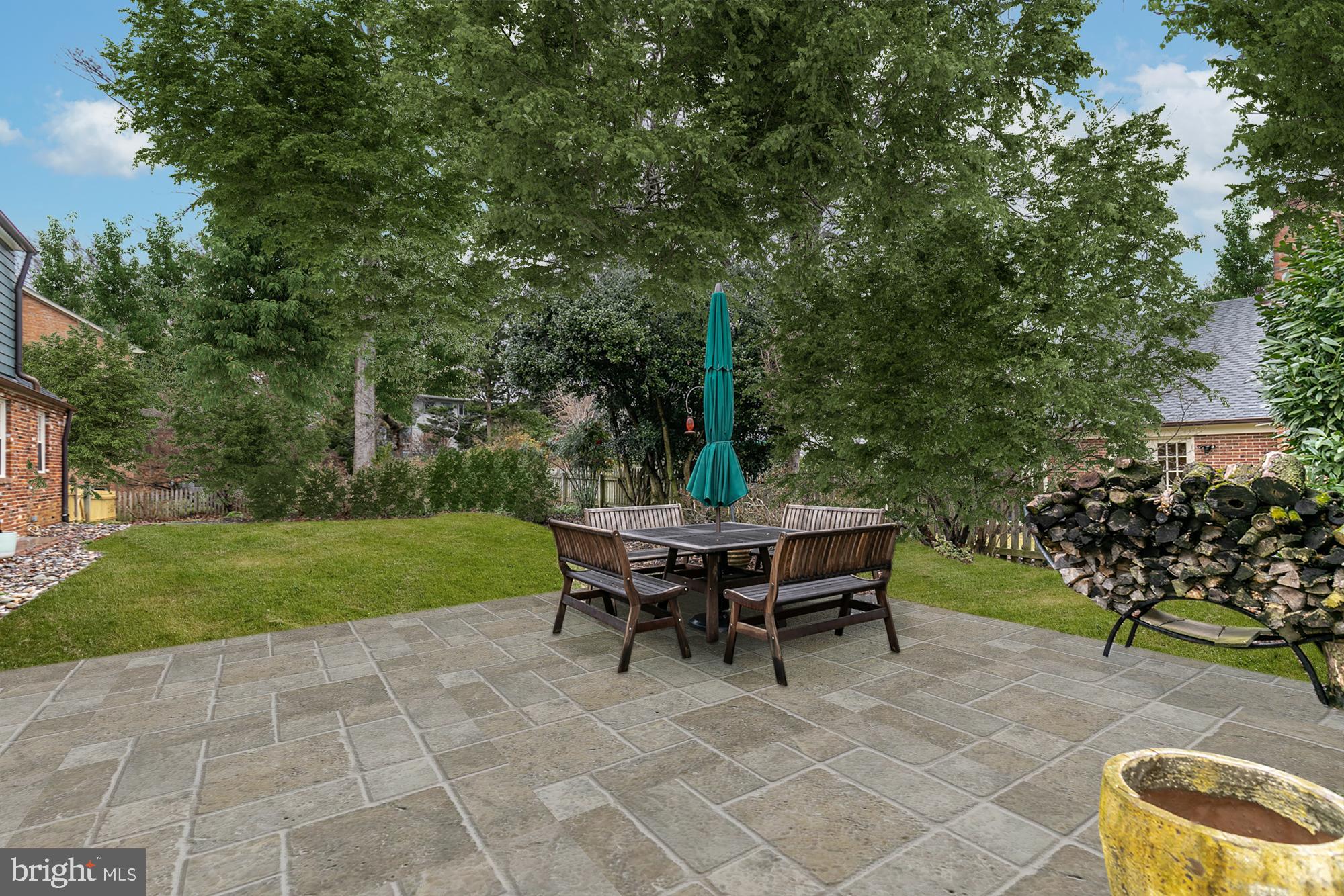 WHITEHALL MANOR - Residential