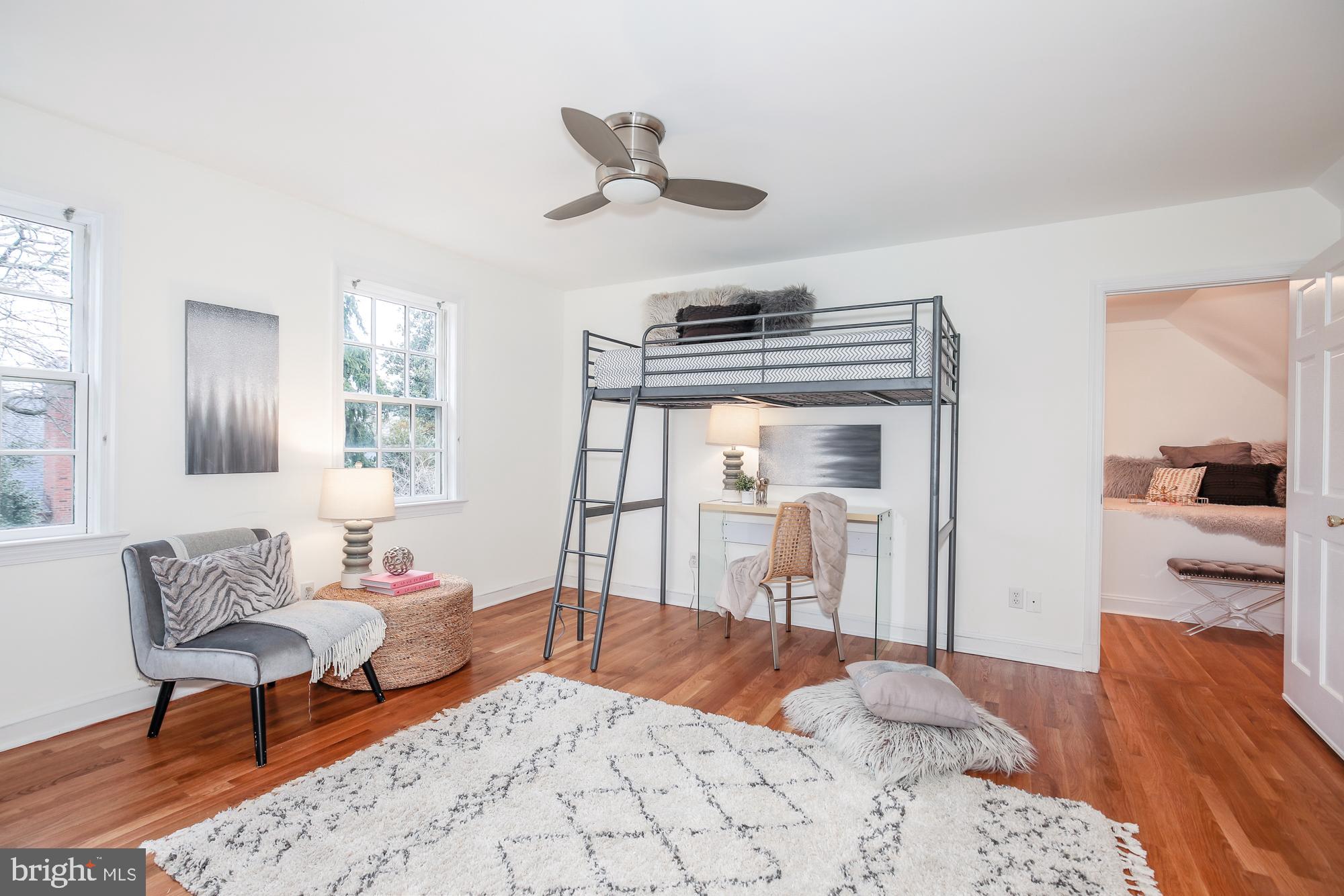 WHITEHALL MANOR - Residential