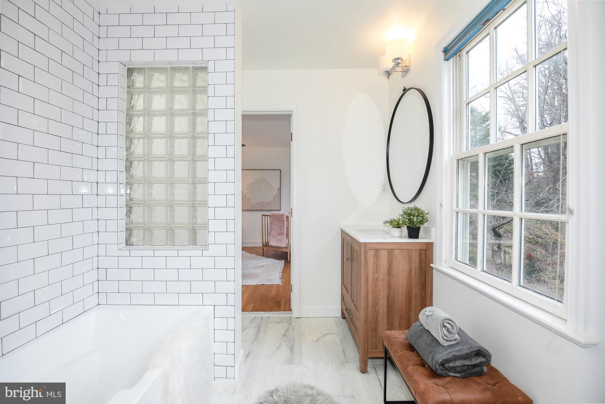 WHITEHALL MANOR - Residential