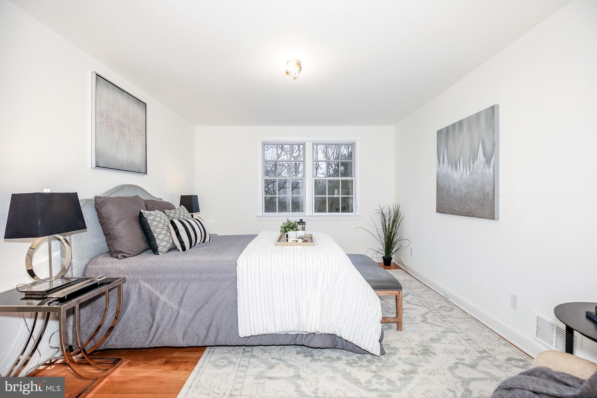 WHITEHALL MANOR - Residential