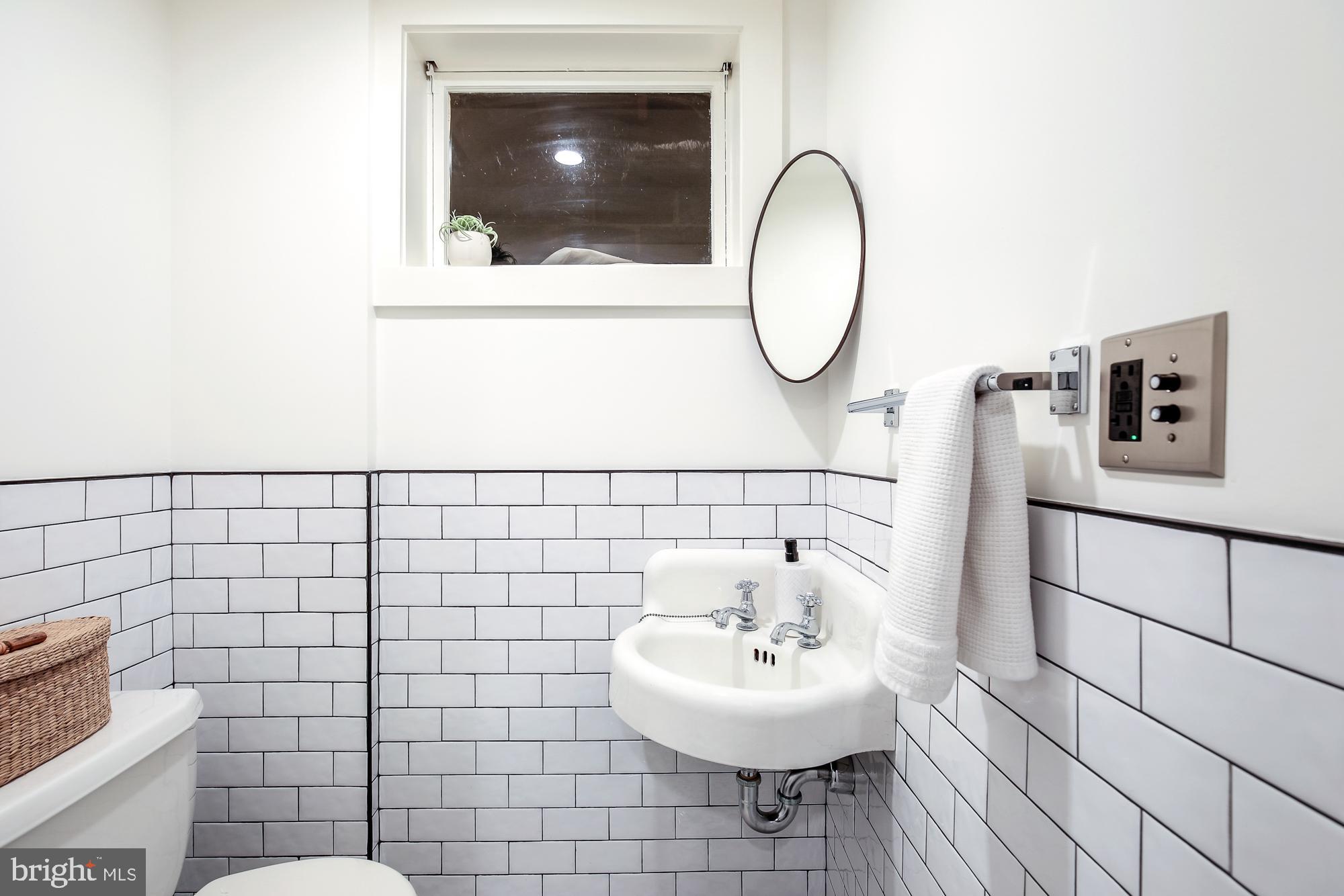 WHITEHALL MANOR - Residential