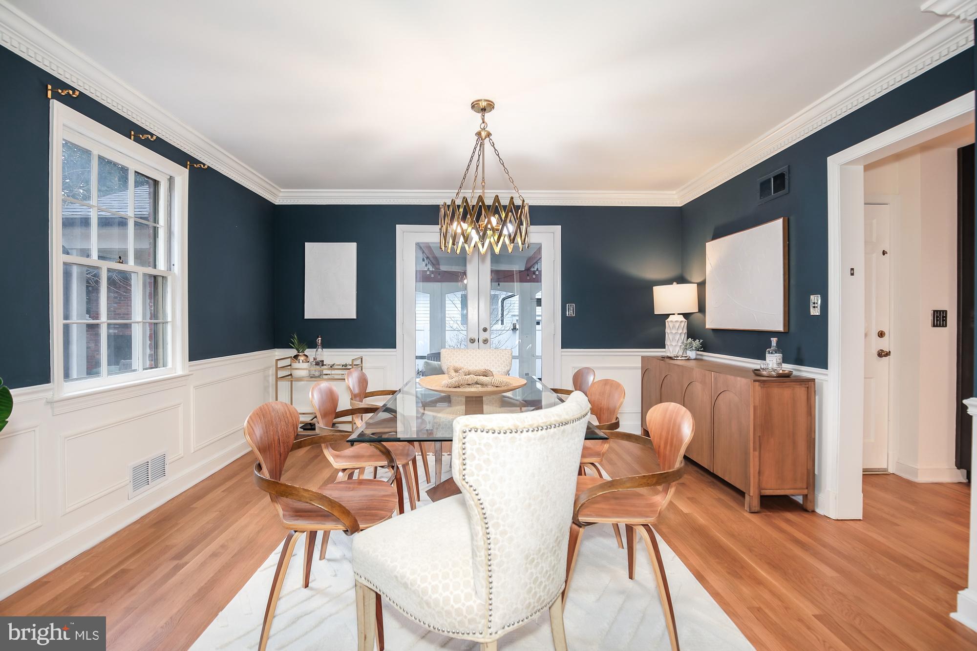 WHITEHALL MANOR - Residential