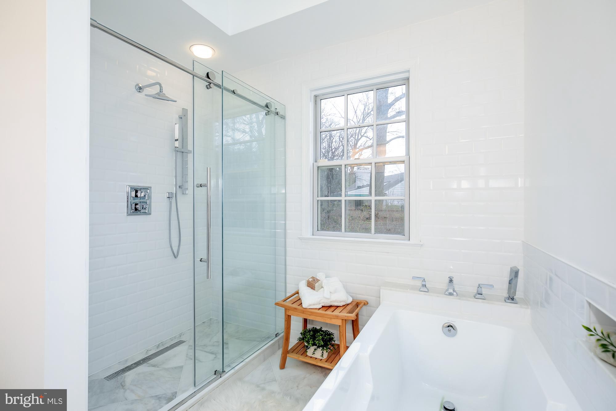 WHITEHALL MANOR - Residential