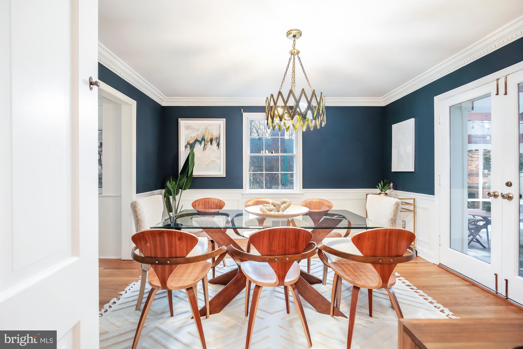 WHITEHALL MANOR - Residential