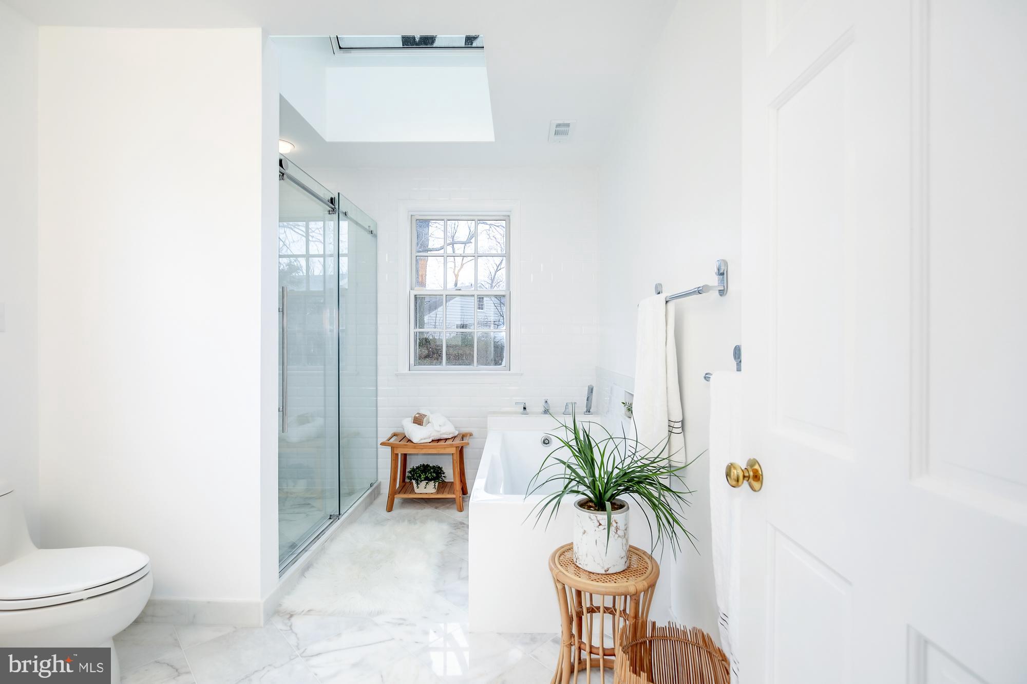 WHITEHALL MANOR - Residential