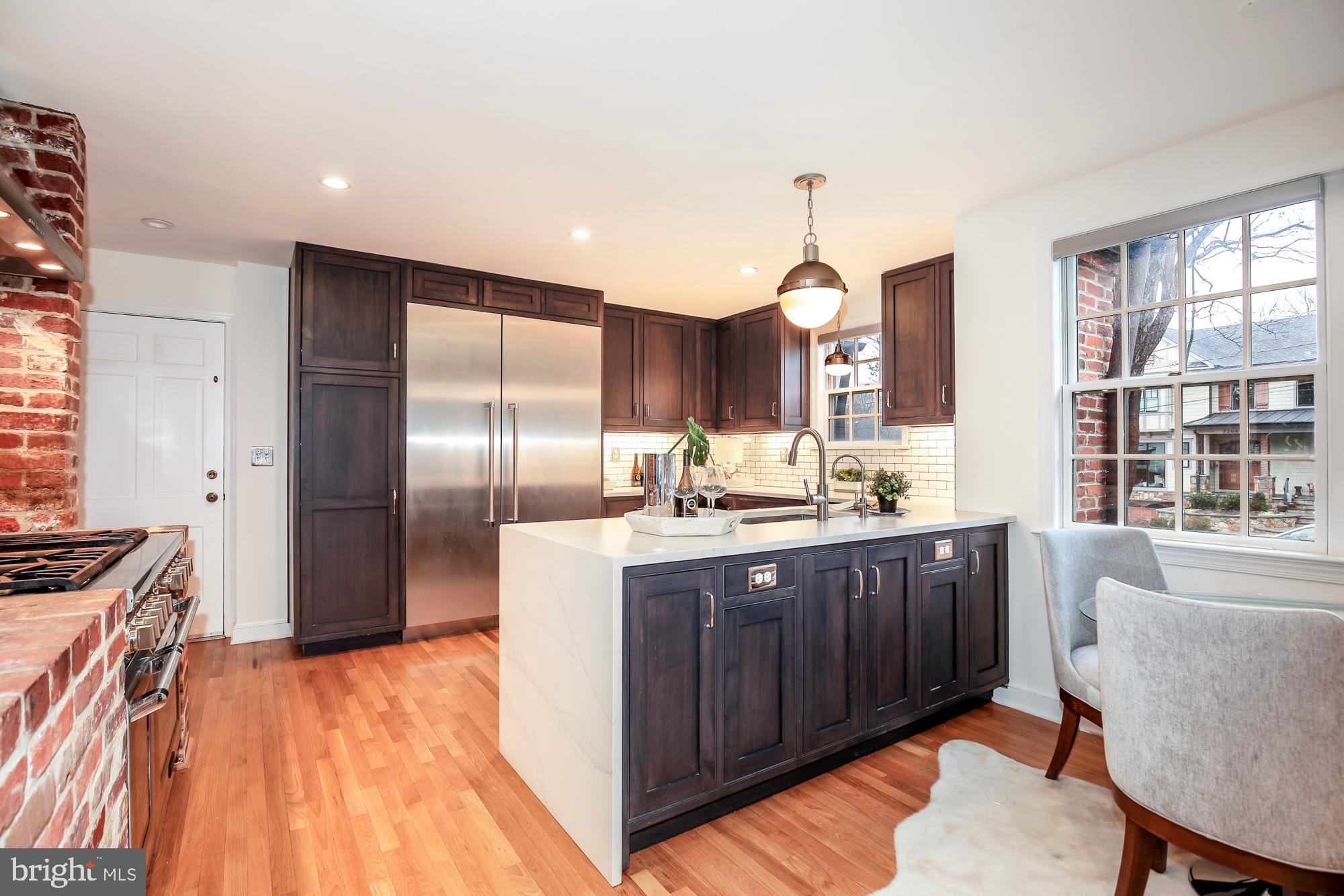 WHITEHALL MANOR - Residential