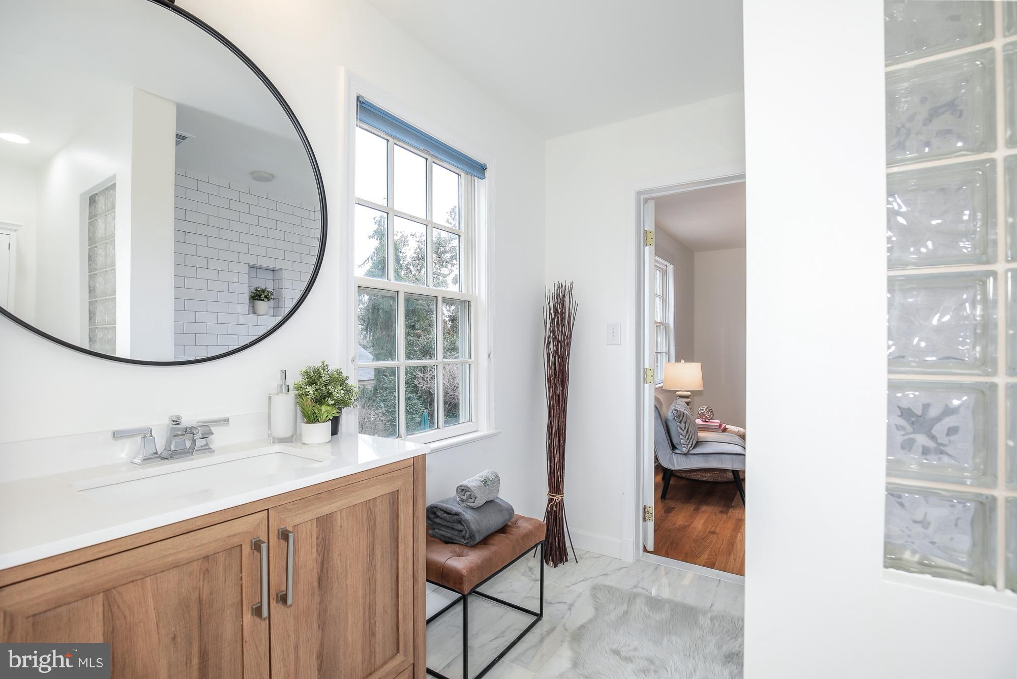 WHITEHALL MANOR - Residential