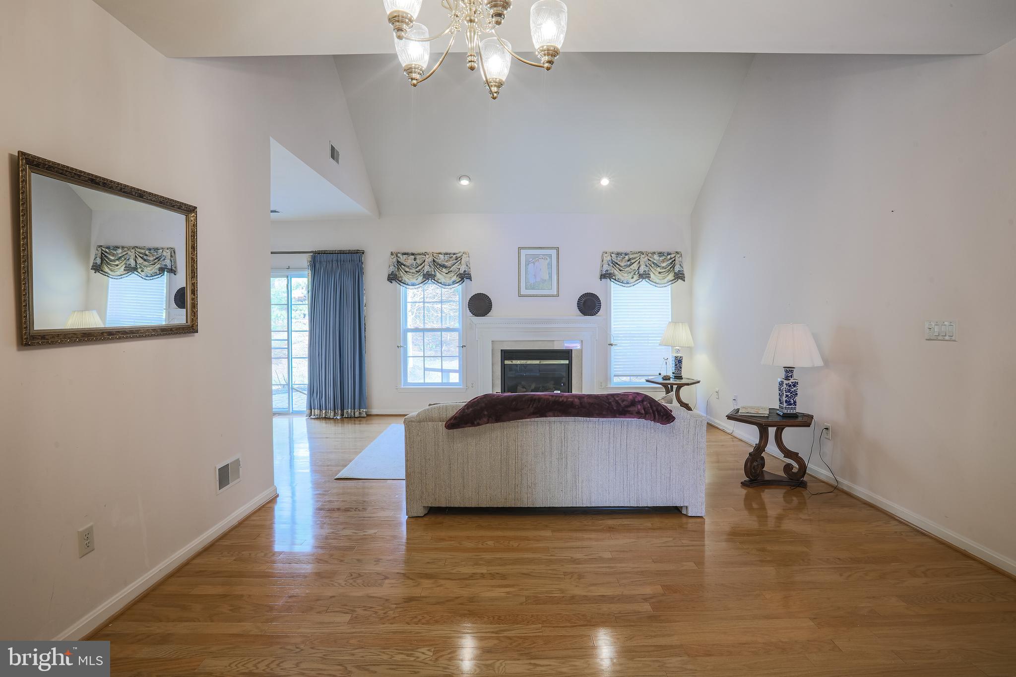 HICKORY CREST - Residential