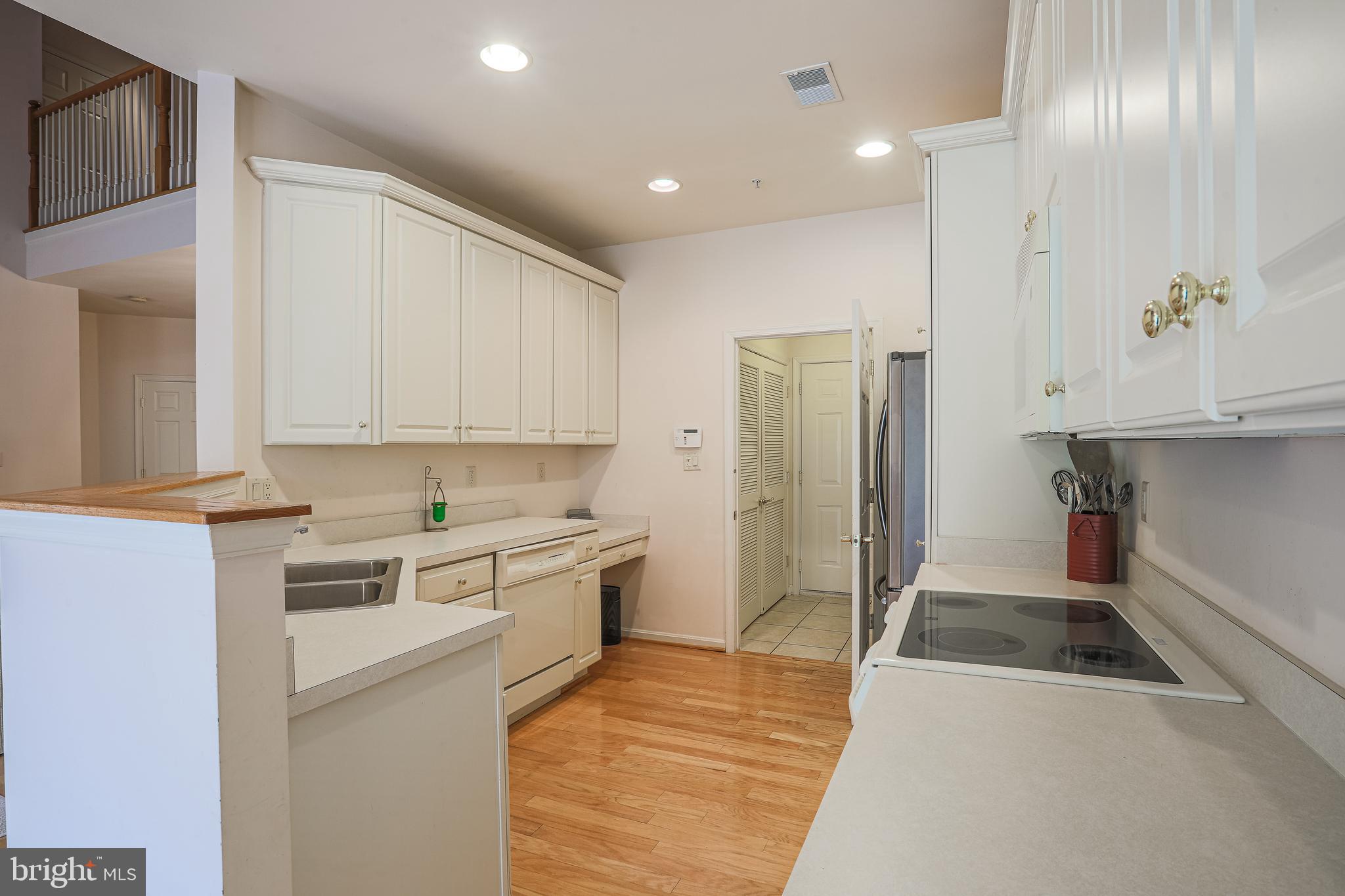 HICKORY CREST - Residential