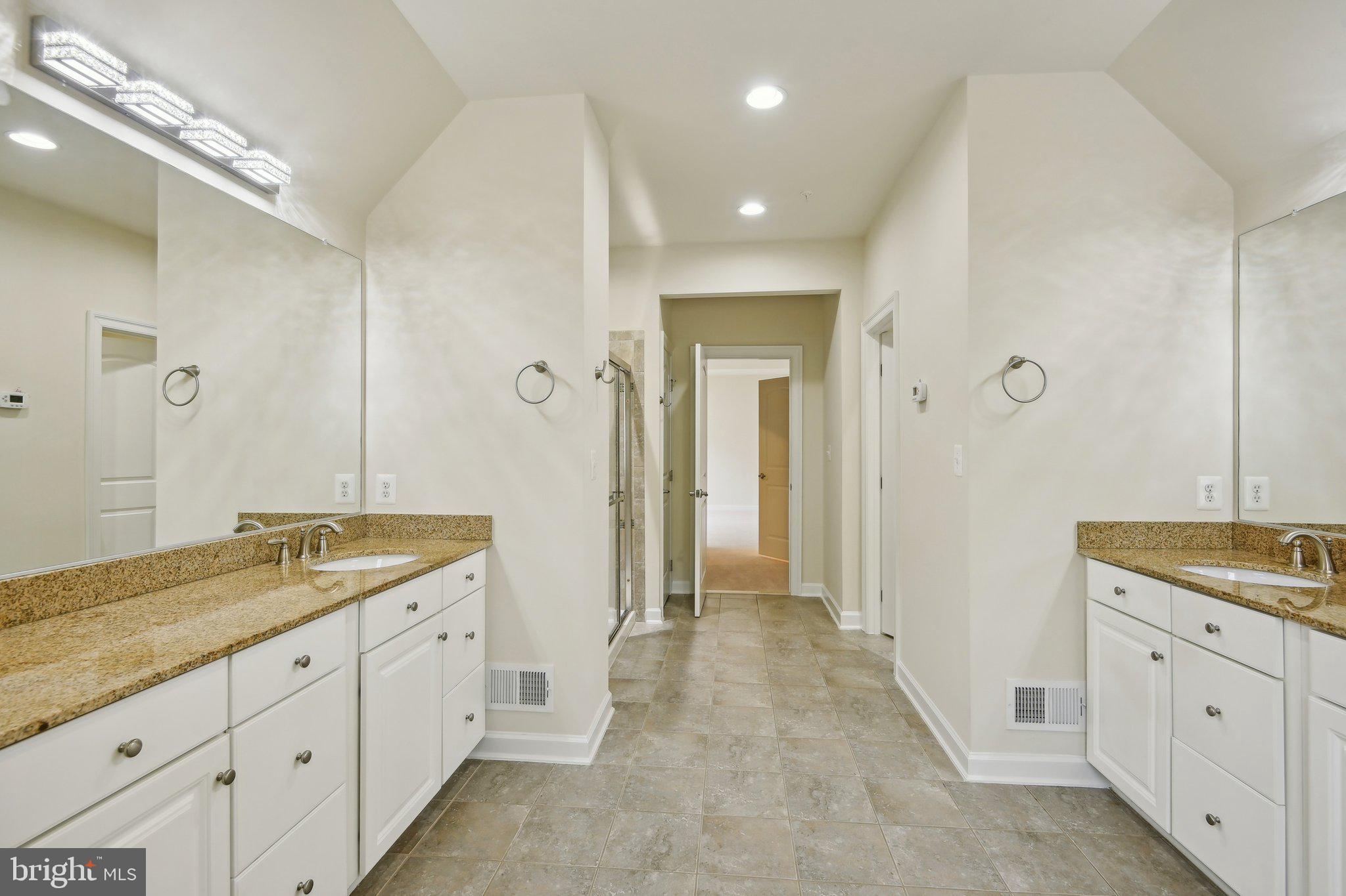 OAK CREEK - Residential