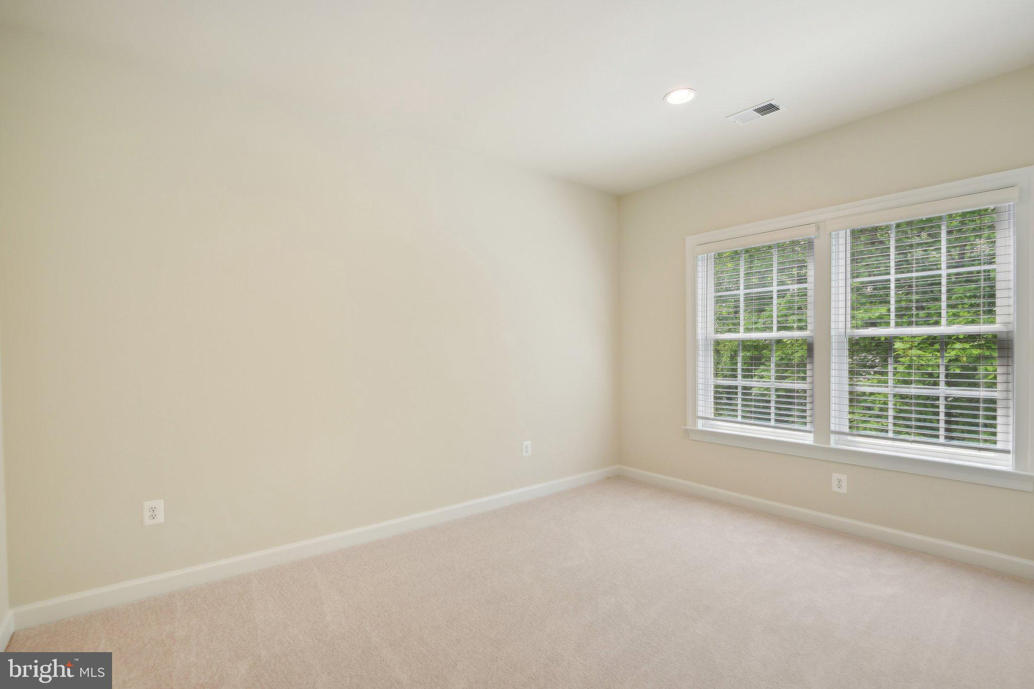 OAK CREEK - Residential