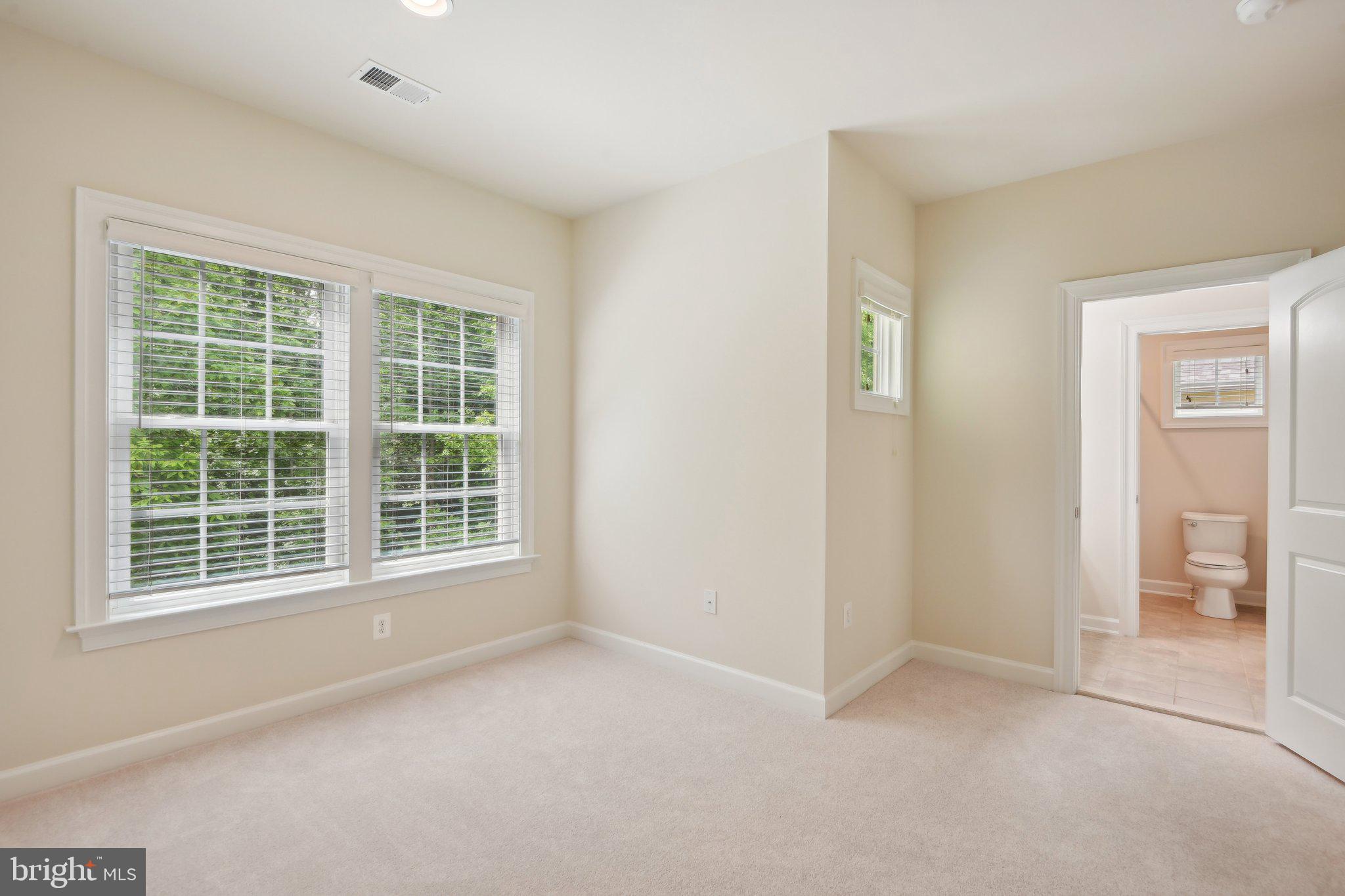 OAK CREEK - Residential