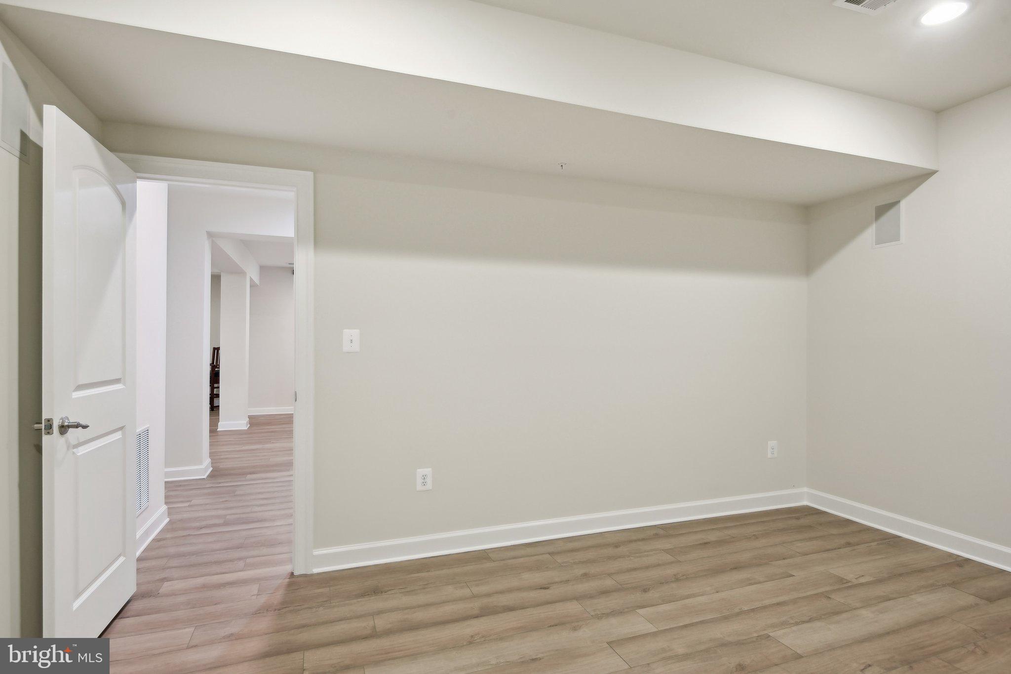 OAK CREEK - Residential