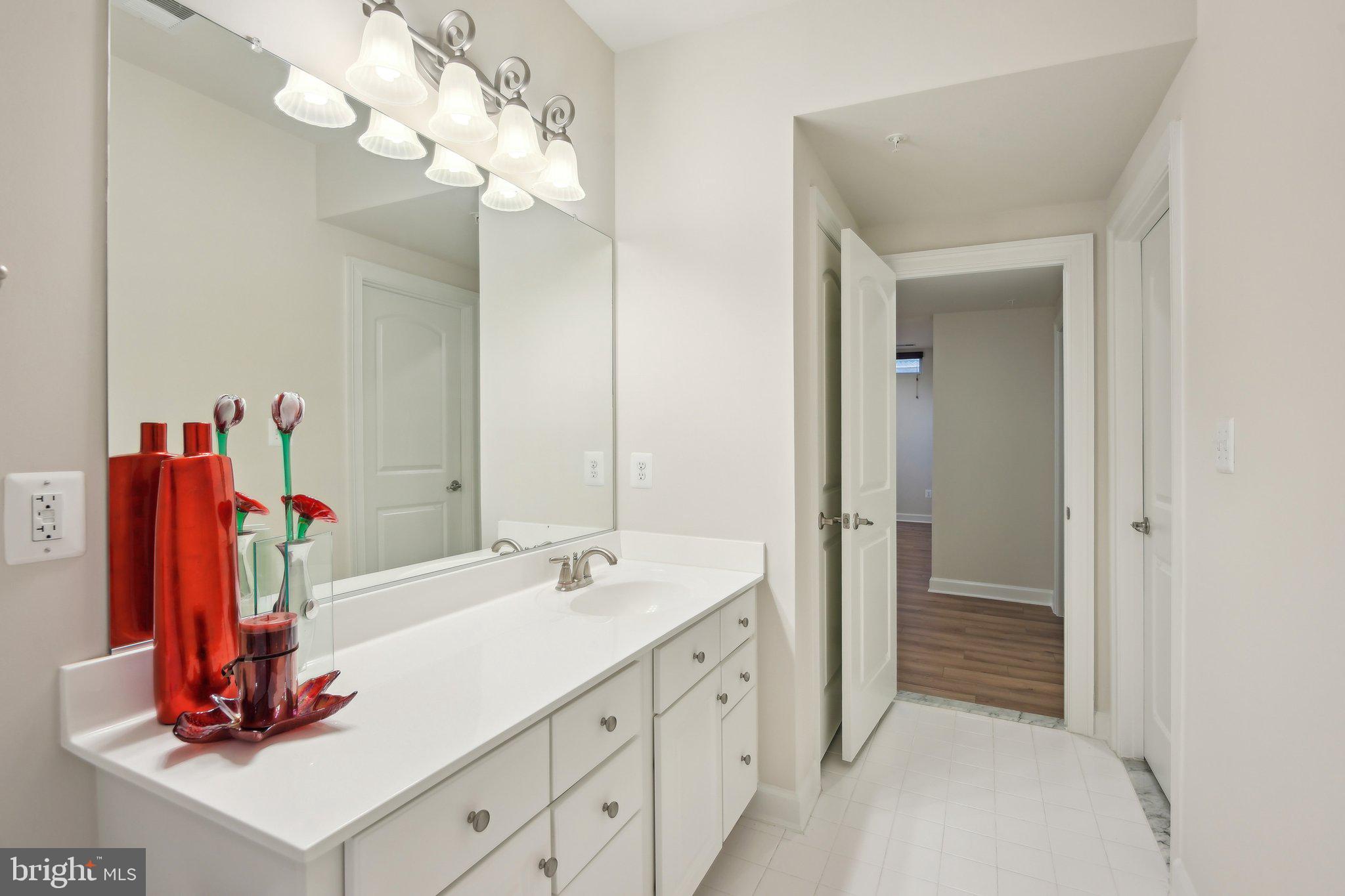 OAK CREEK - Residential