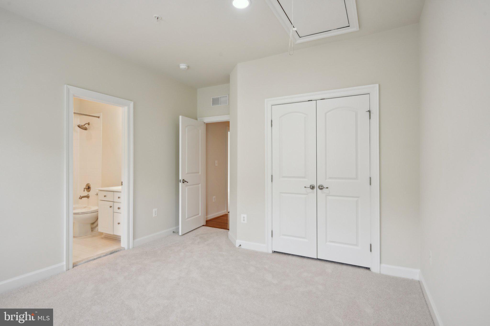 OAK CREEK - Residential